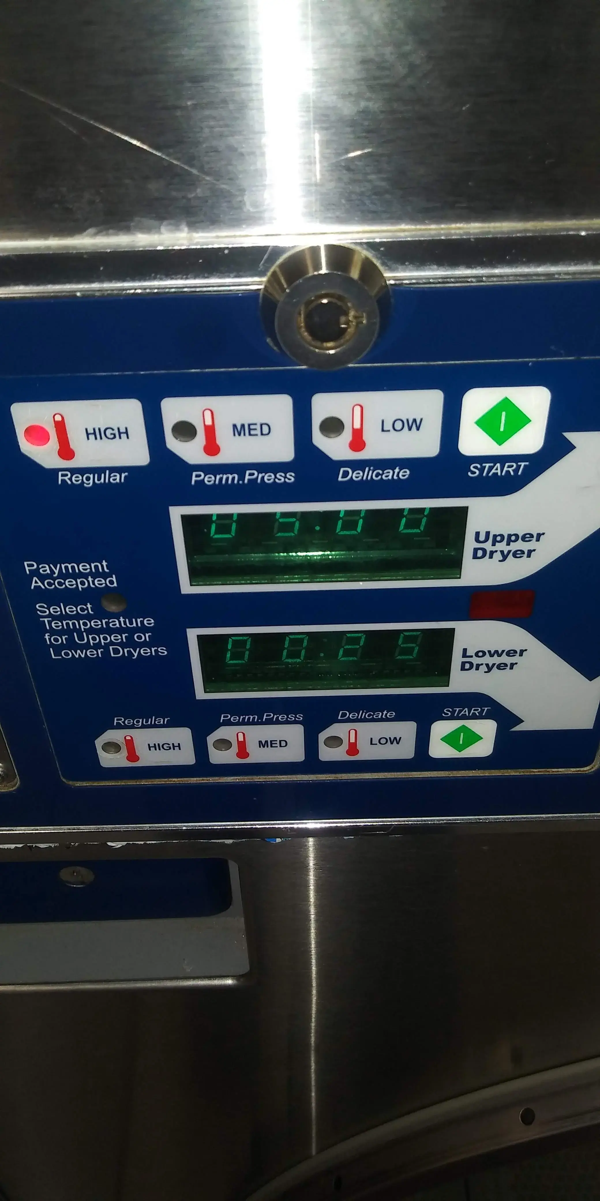 M & D Coin Laundry thumbnail 11