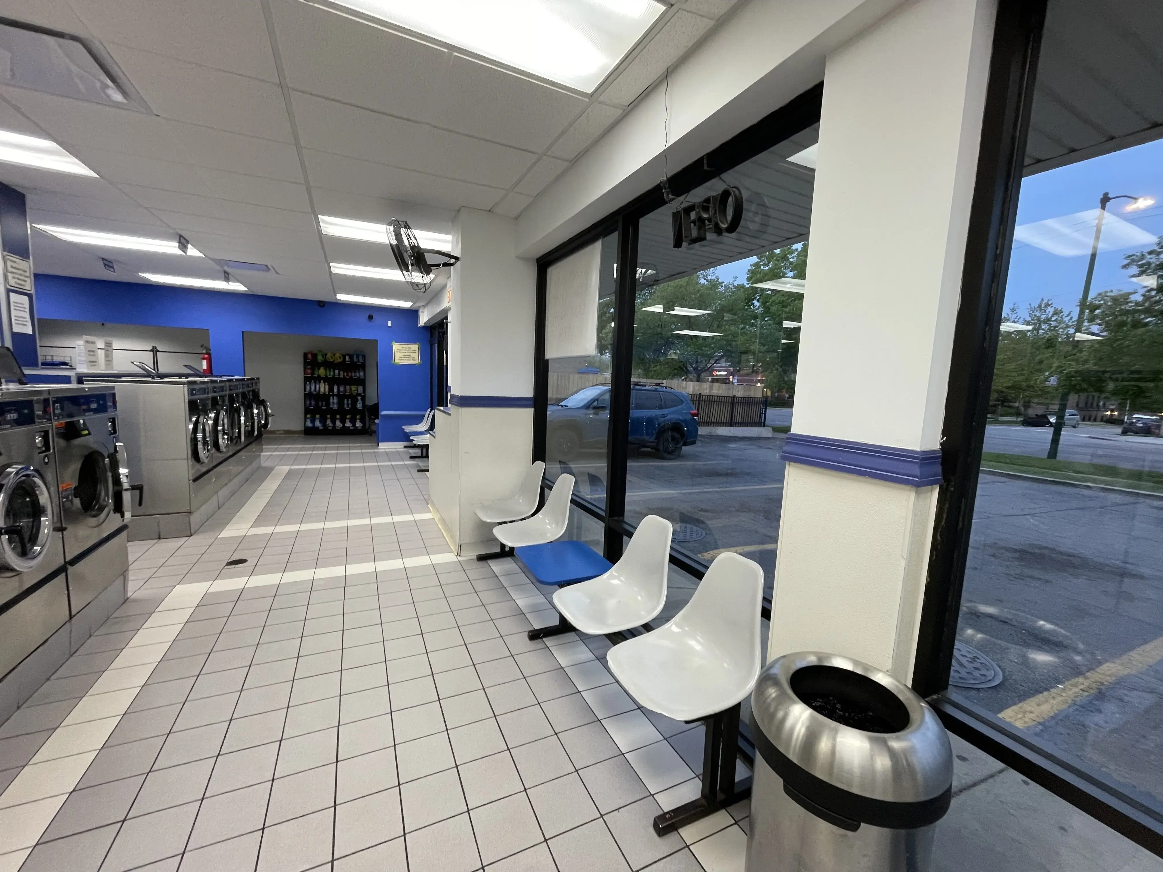 M & D Coin Laundry - Image 14