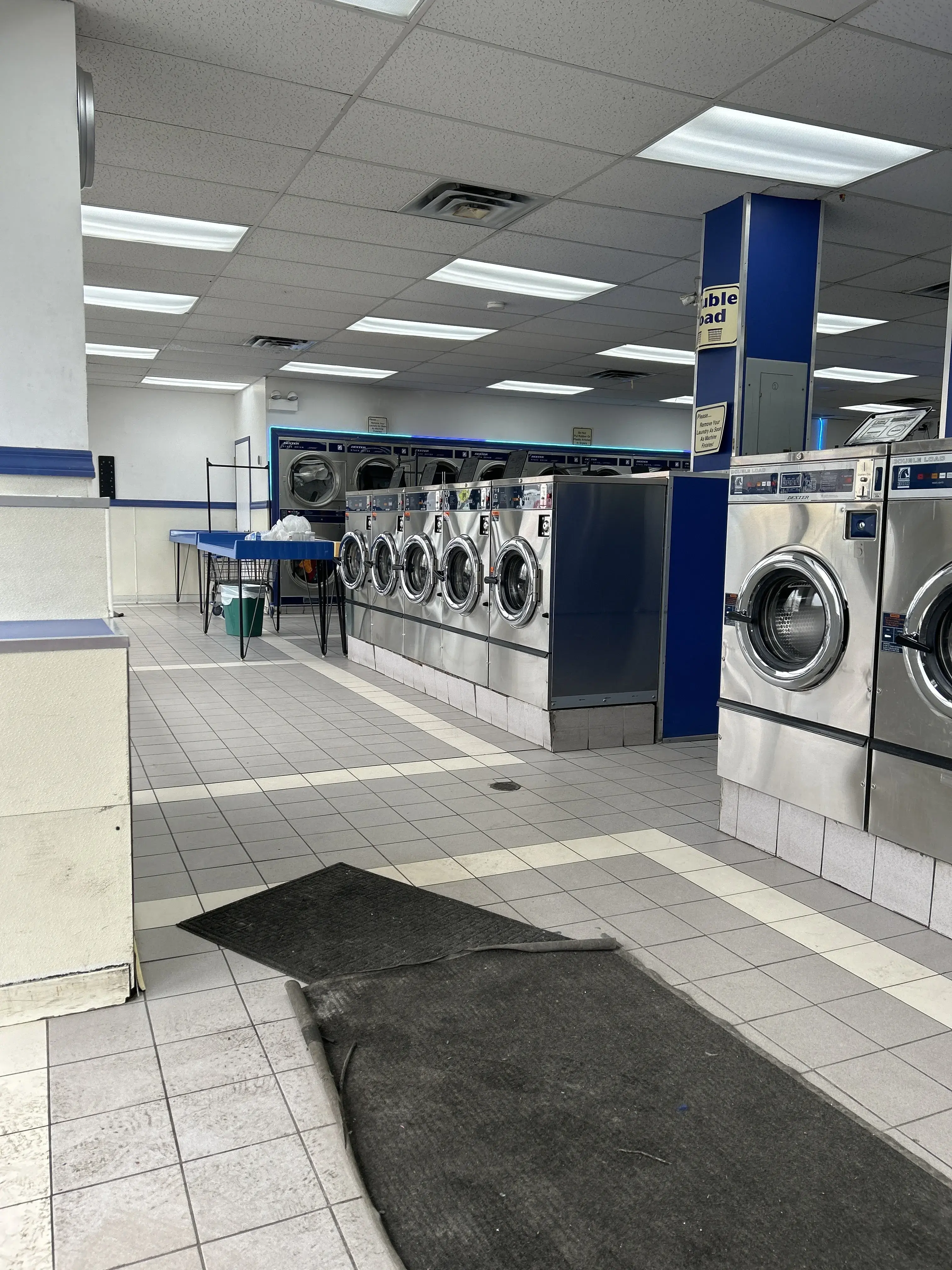 M & D Coin Laundry - Image 16