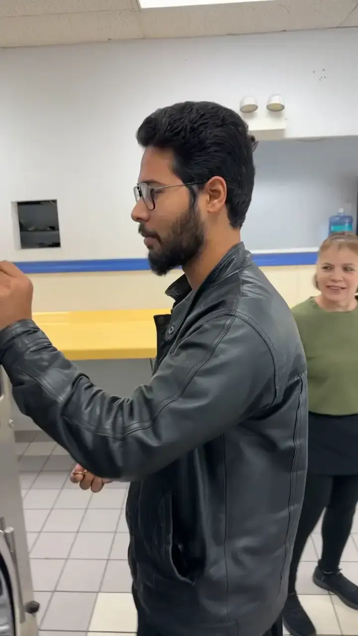 M & D Coin Laundry thumbnail 12