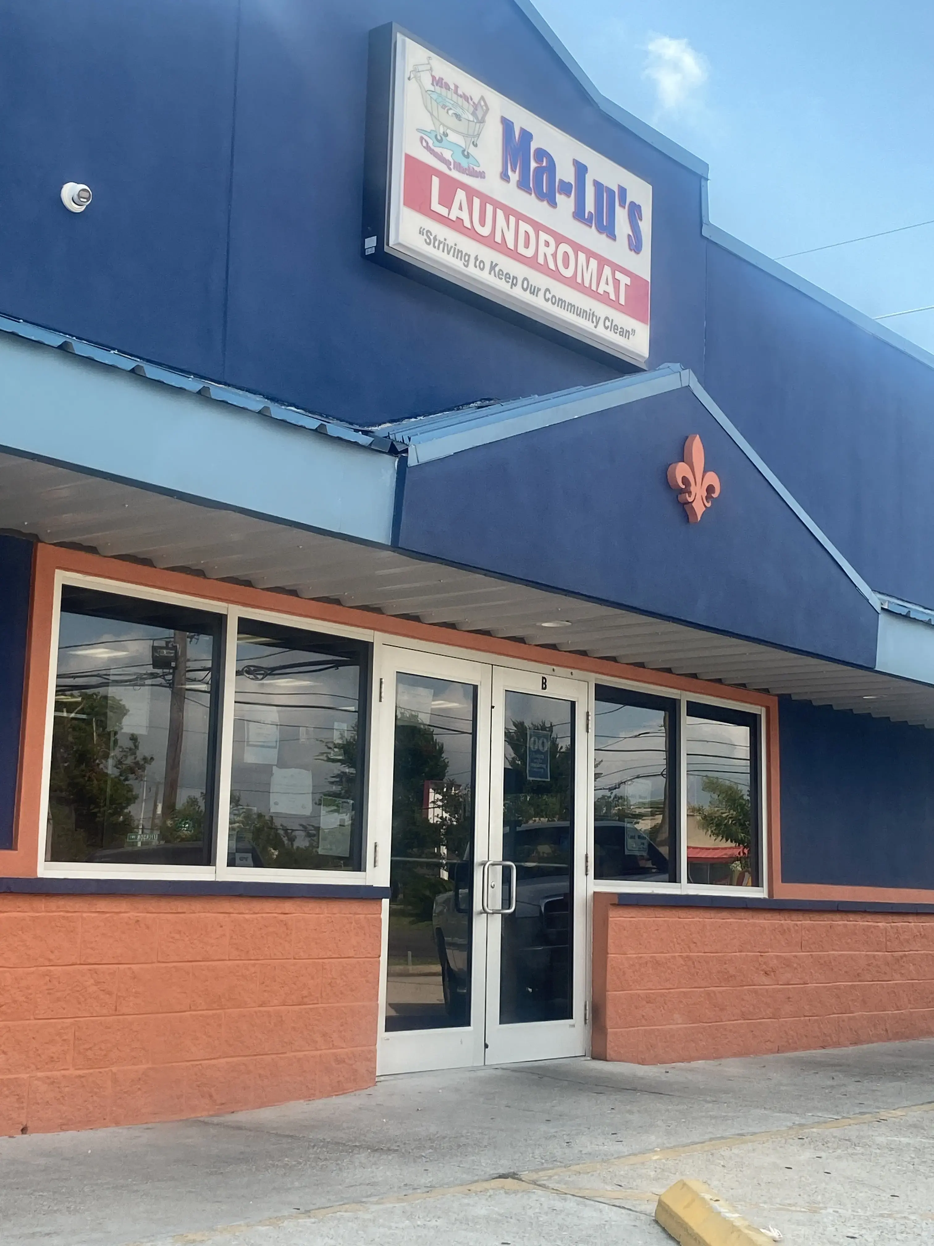 Ma-Lu's Laundromat thumbnail 17