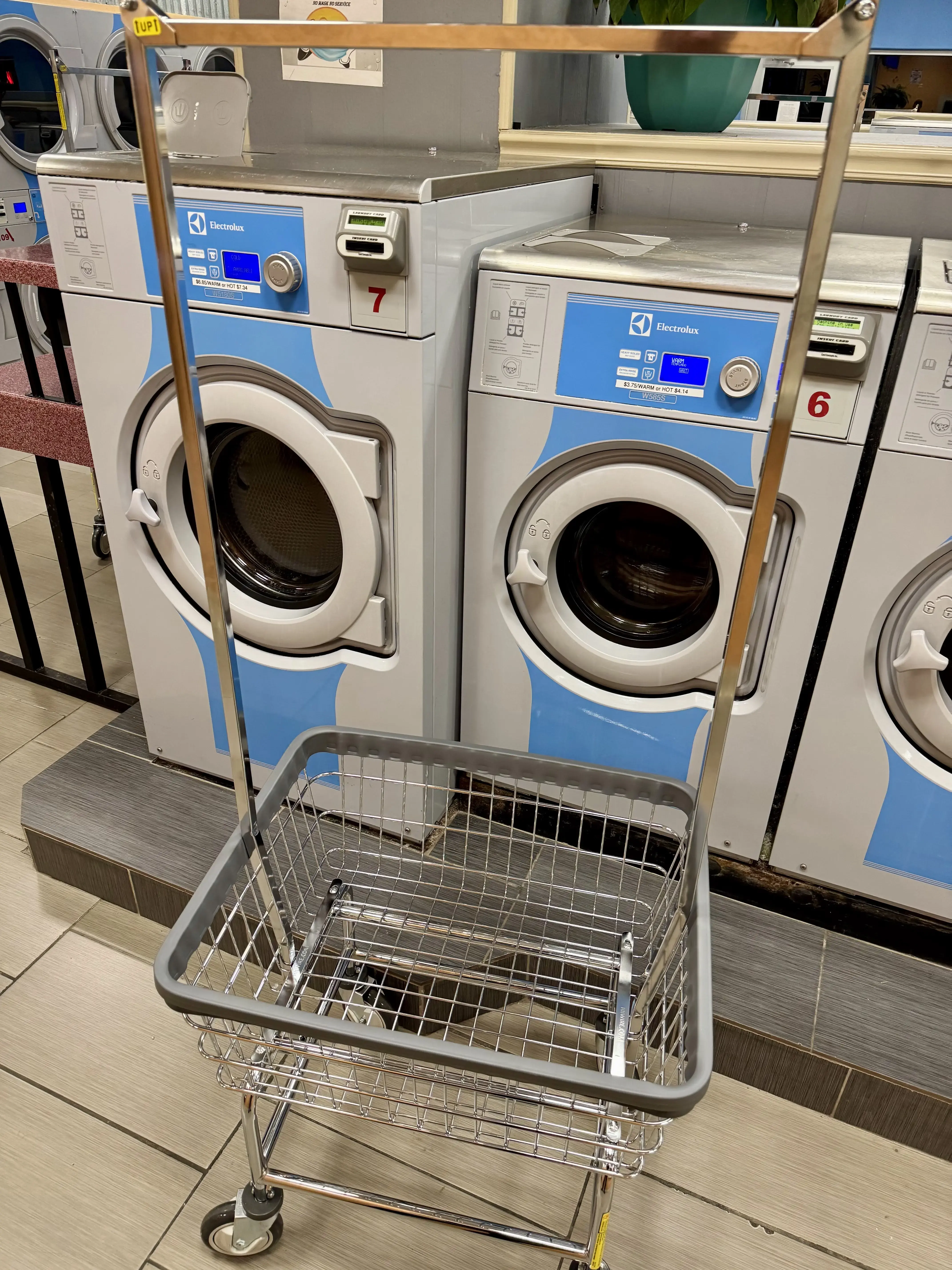 Ma-Lu's Laundromat thumbnail 9