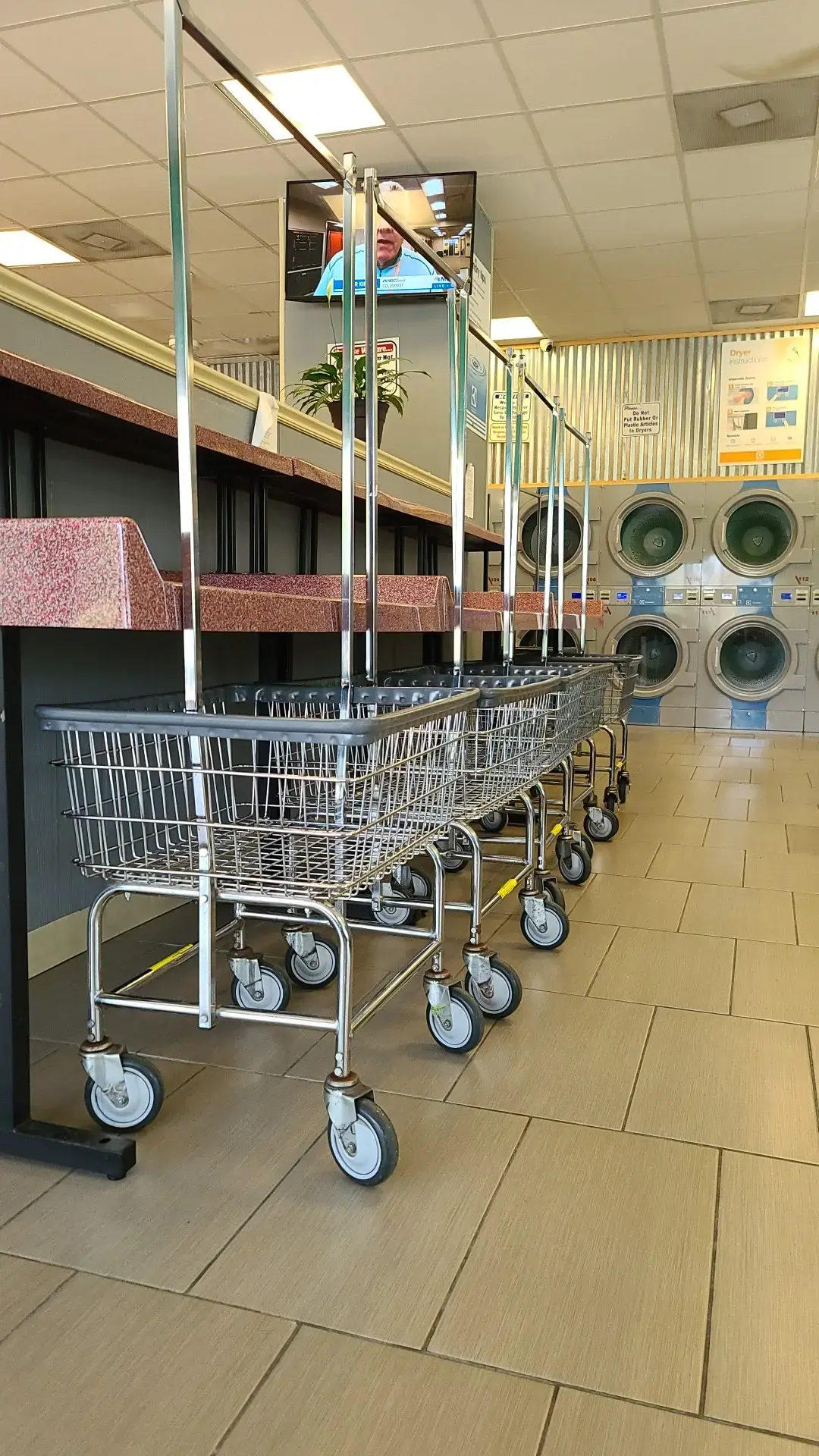 Ma-Lu's Laundromat - Image 13