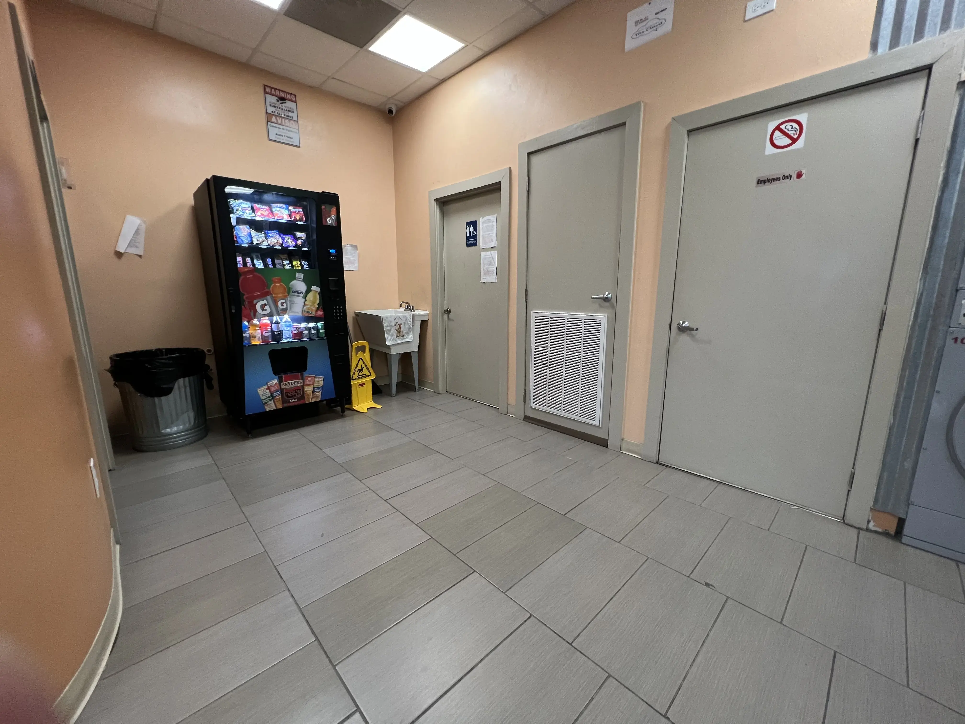 Ma-Lu's Laundromat - Image 8