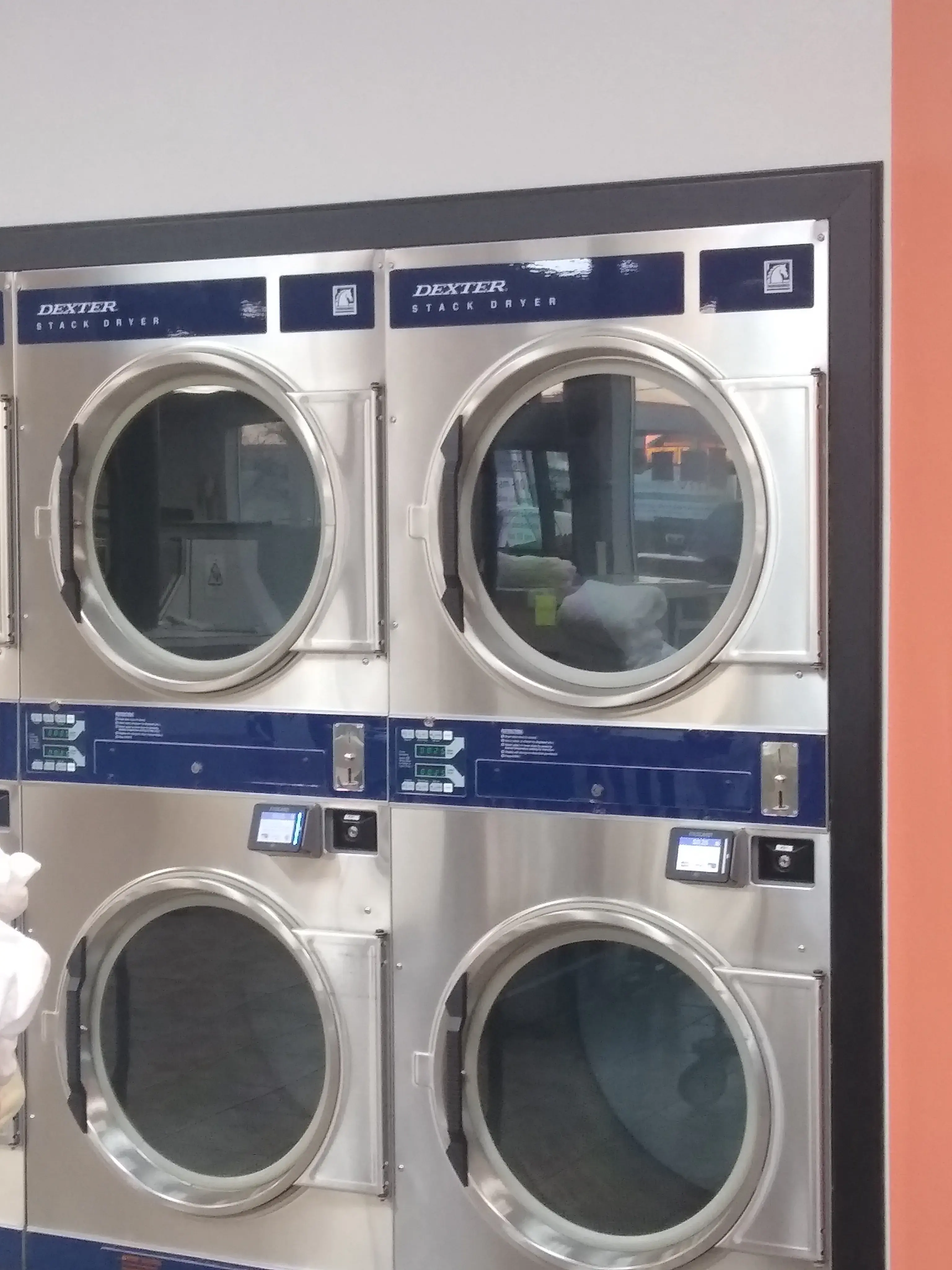 Mac Cleaners and Laundry thumbnail 8