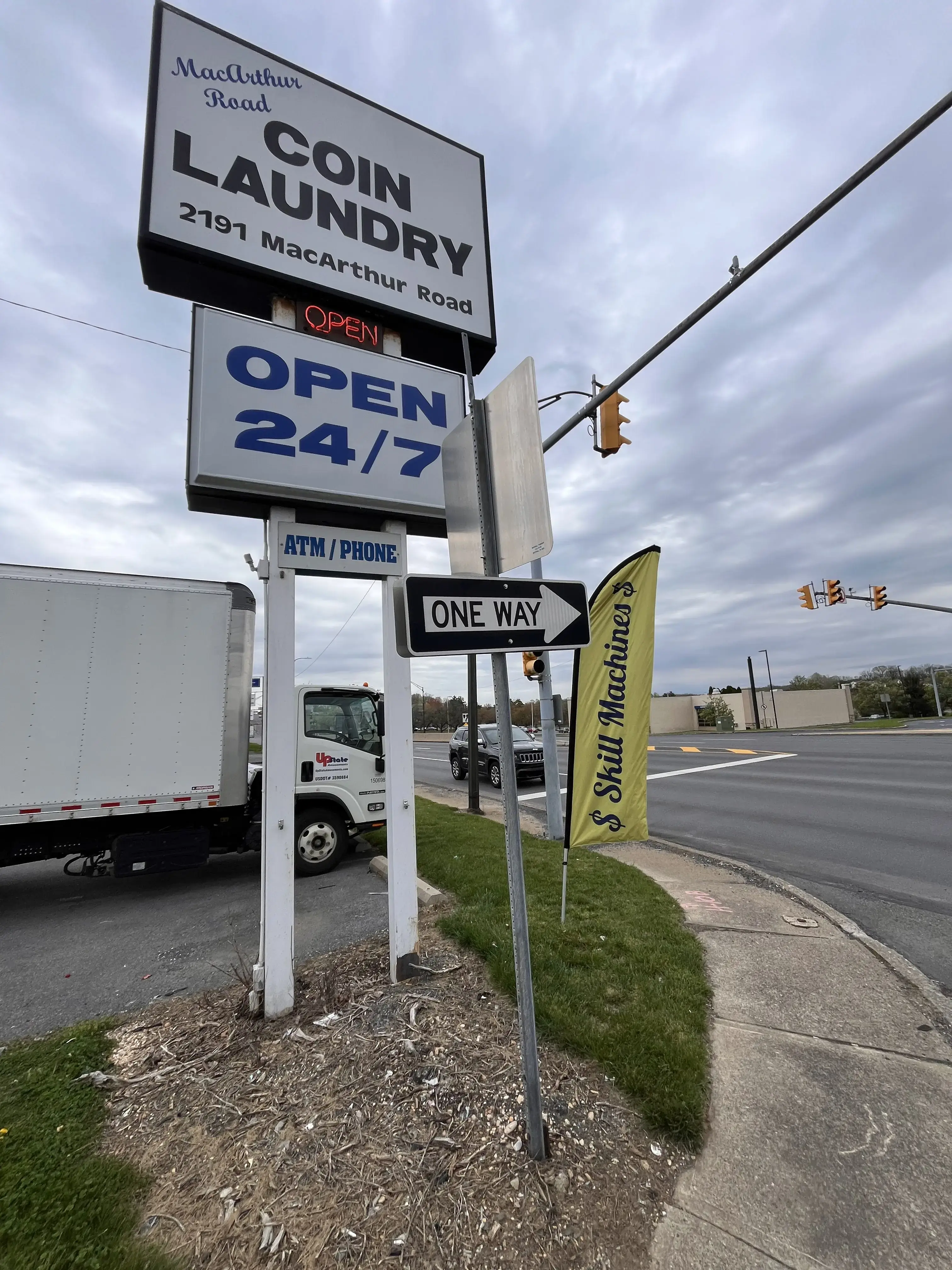 Macarthur Road Coin Laundry thumbnail 8