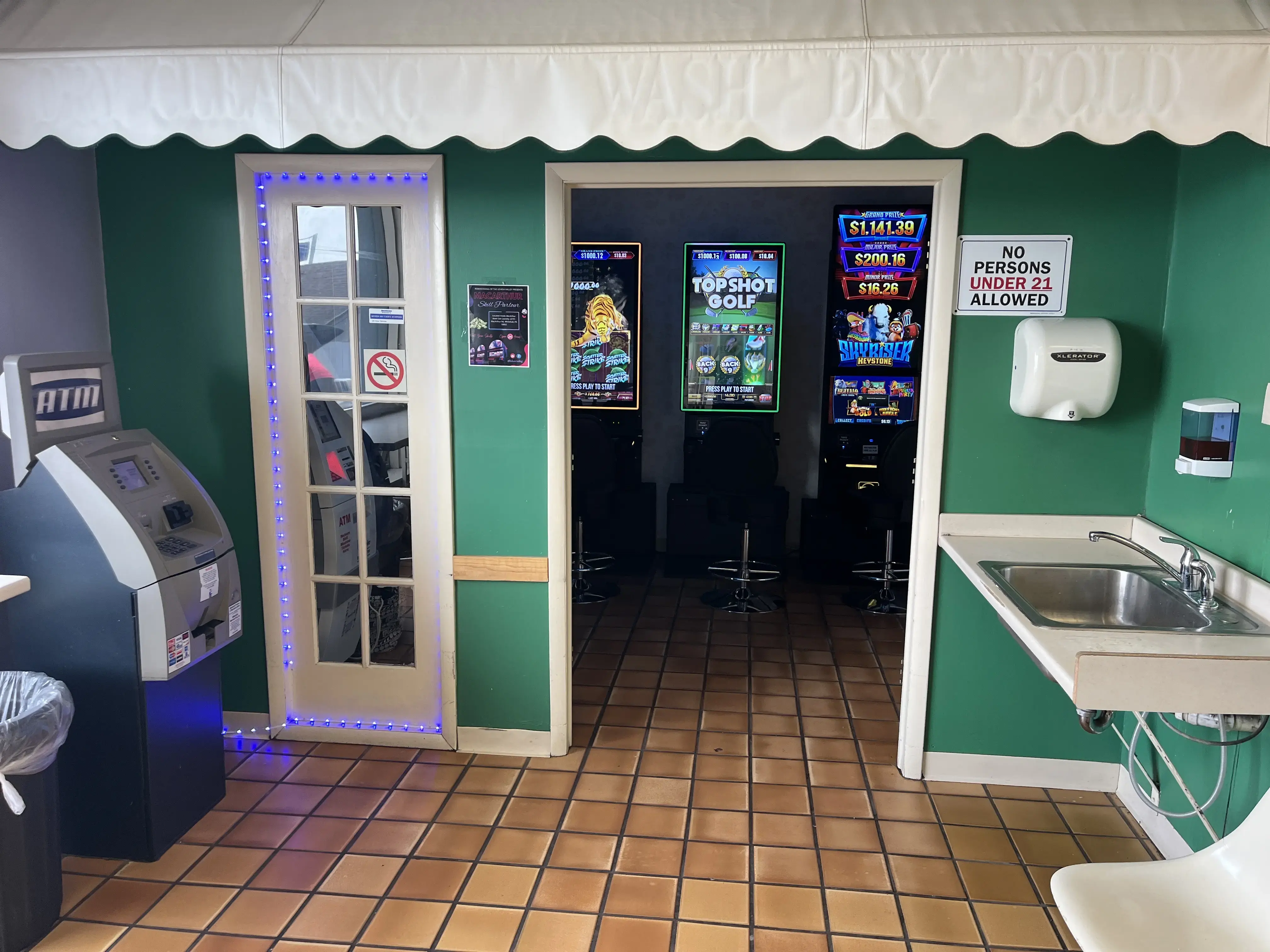 Macarthur Road Coin Laundry - Image 10