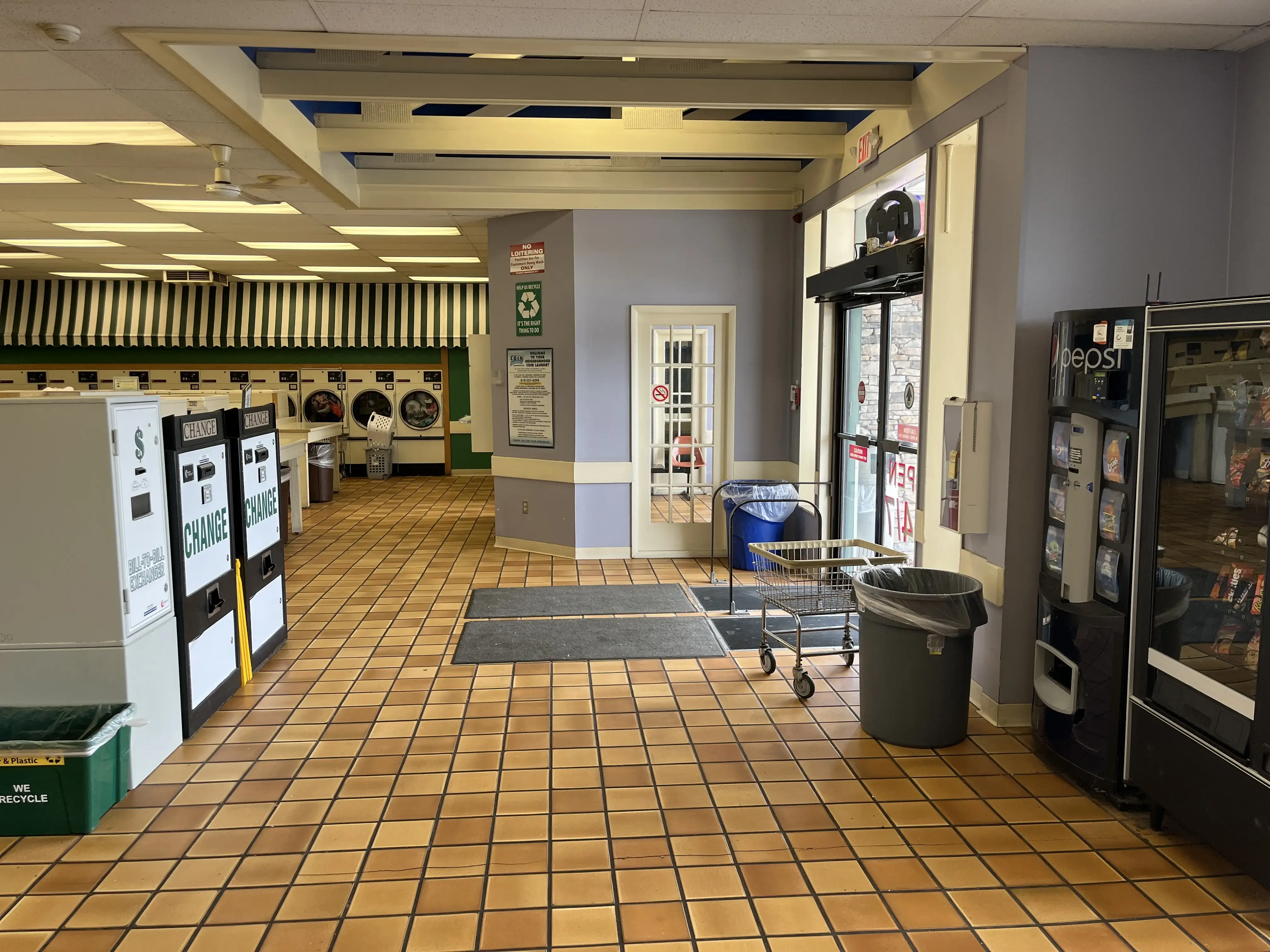 Macarthur Road Coin Laundry thumbnail 5