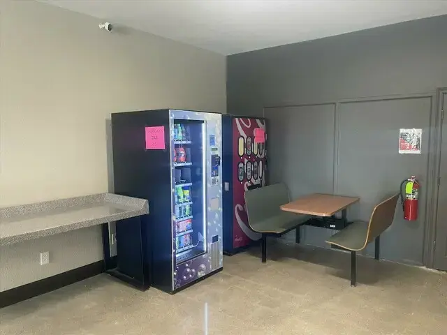 Madisonville Laundromat LLC - Image 13