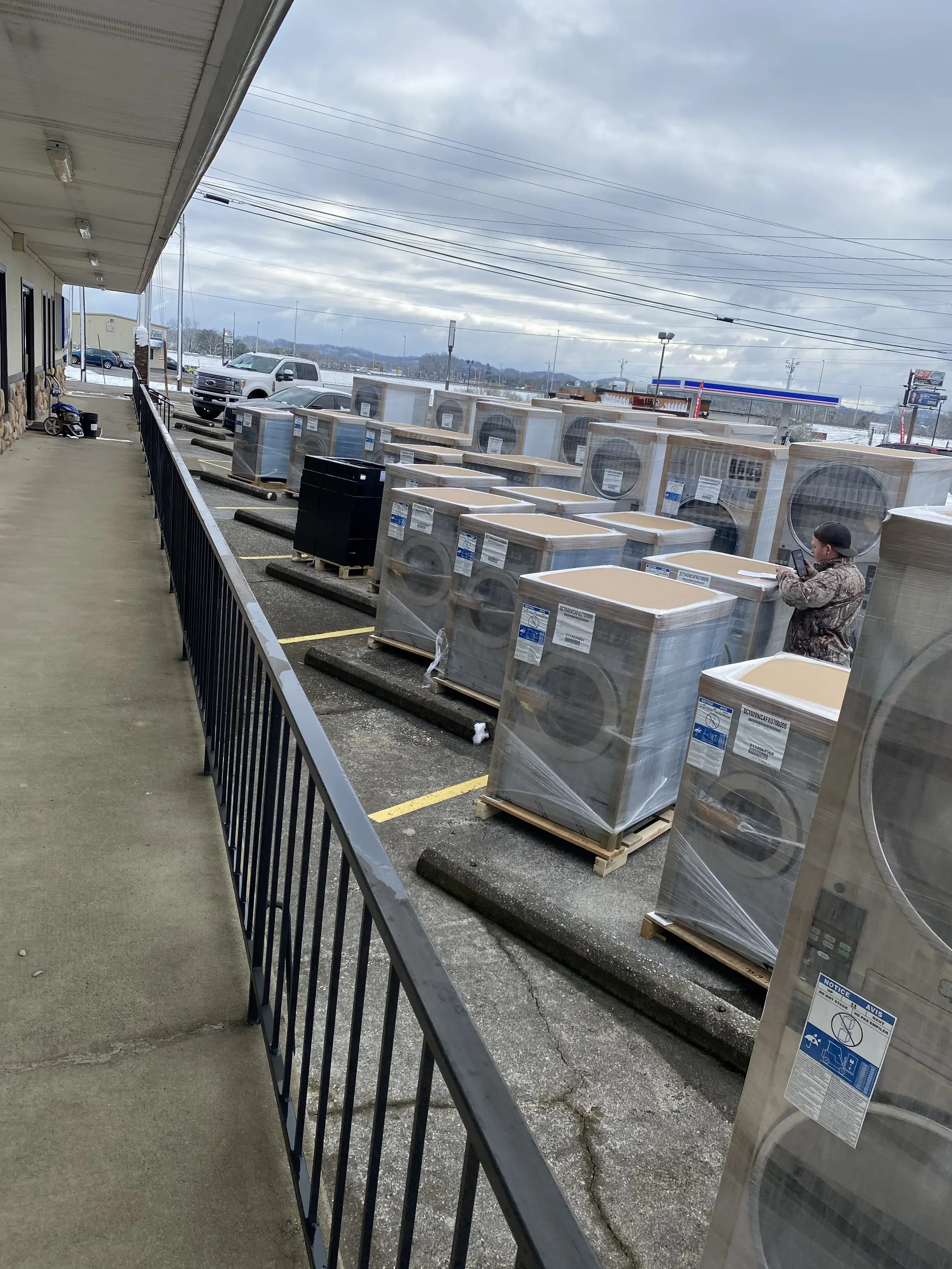 Madisonville Laundromat LLC thumbnail 14