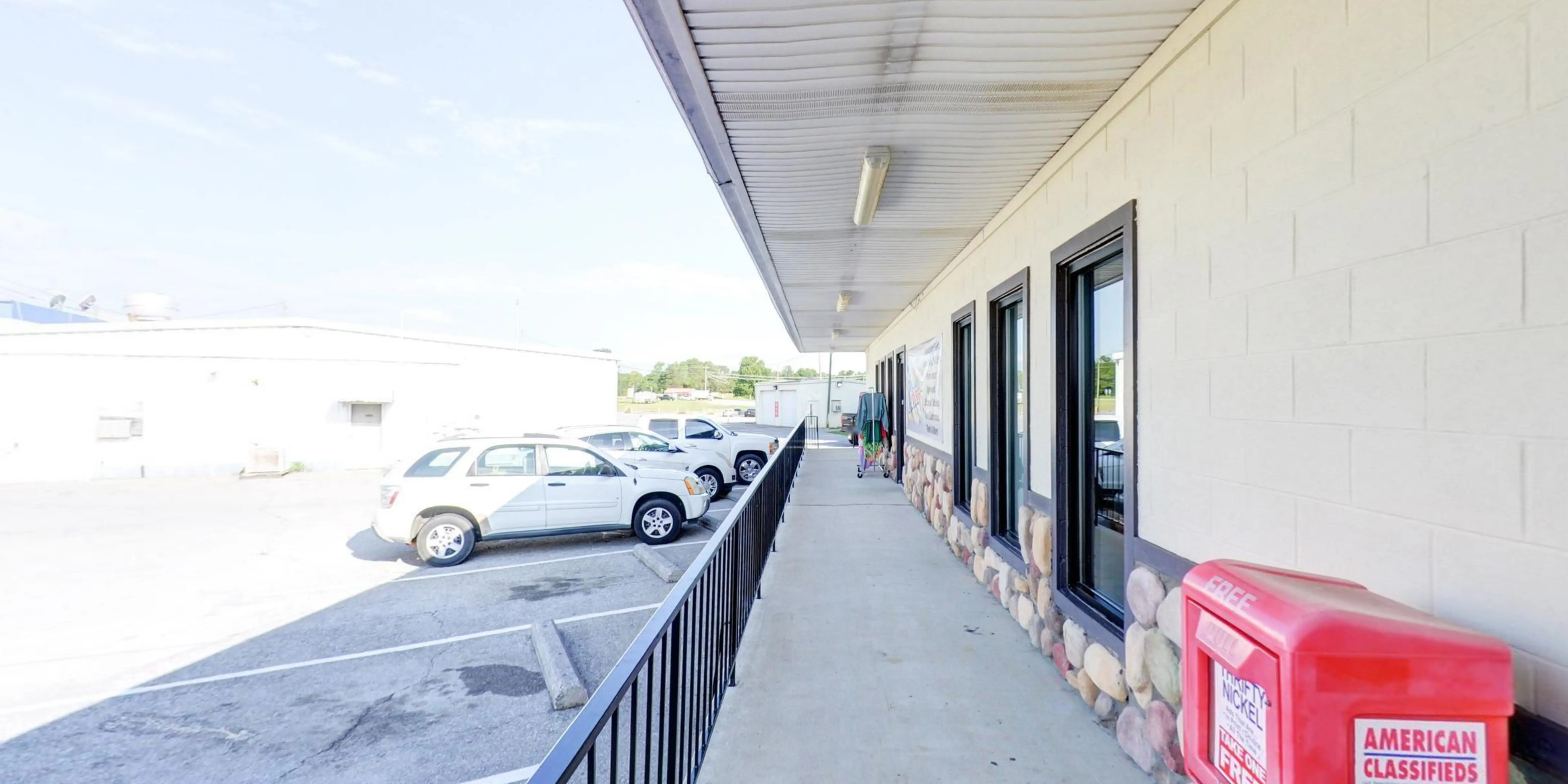 Madisonville Laundromat LLC thumbnail 6
