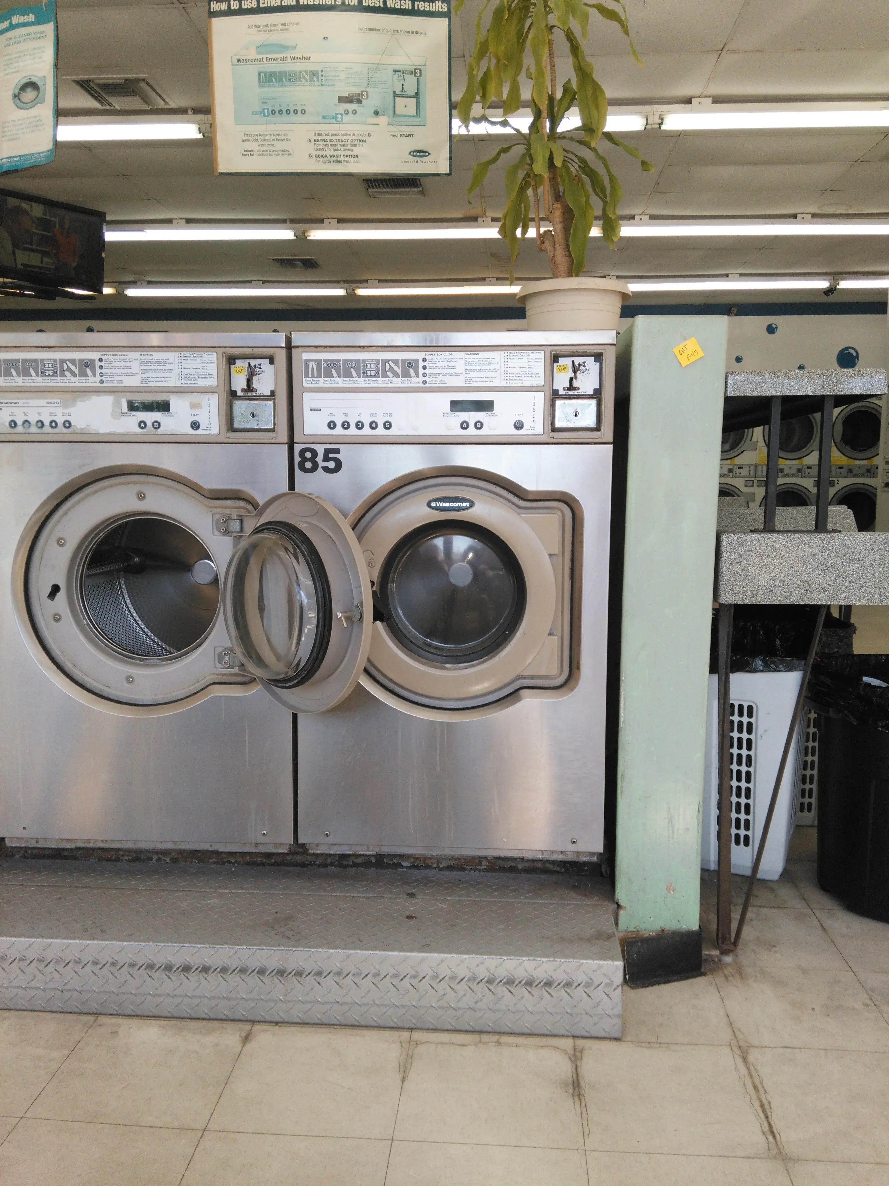 Magazine Laundromat & Wash and Fold thumbnail 13