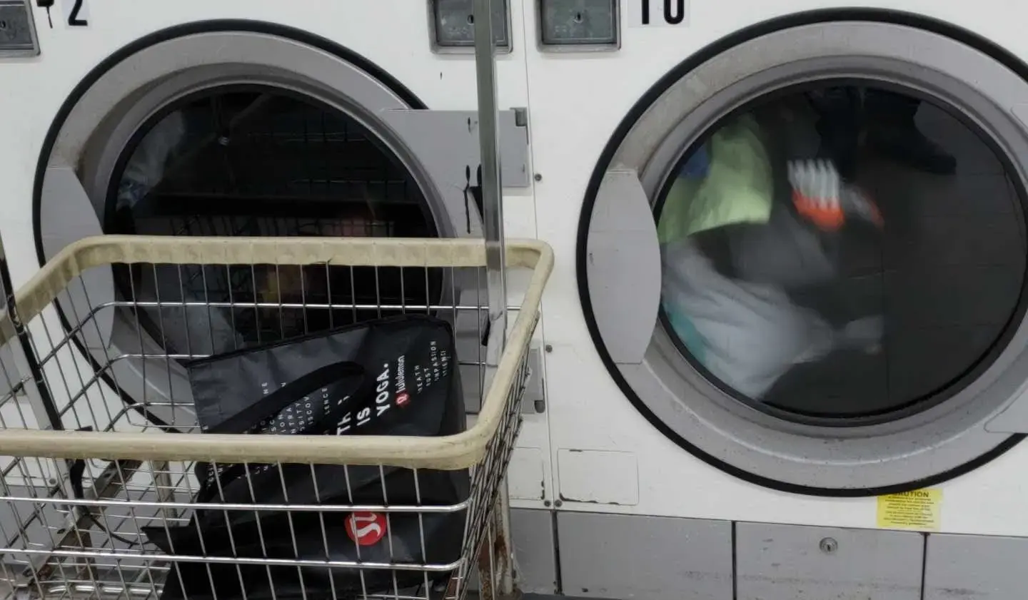 Magazine Laundromat & Wash and Fold thumbnail 2