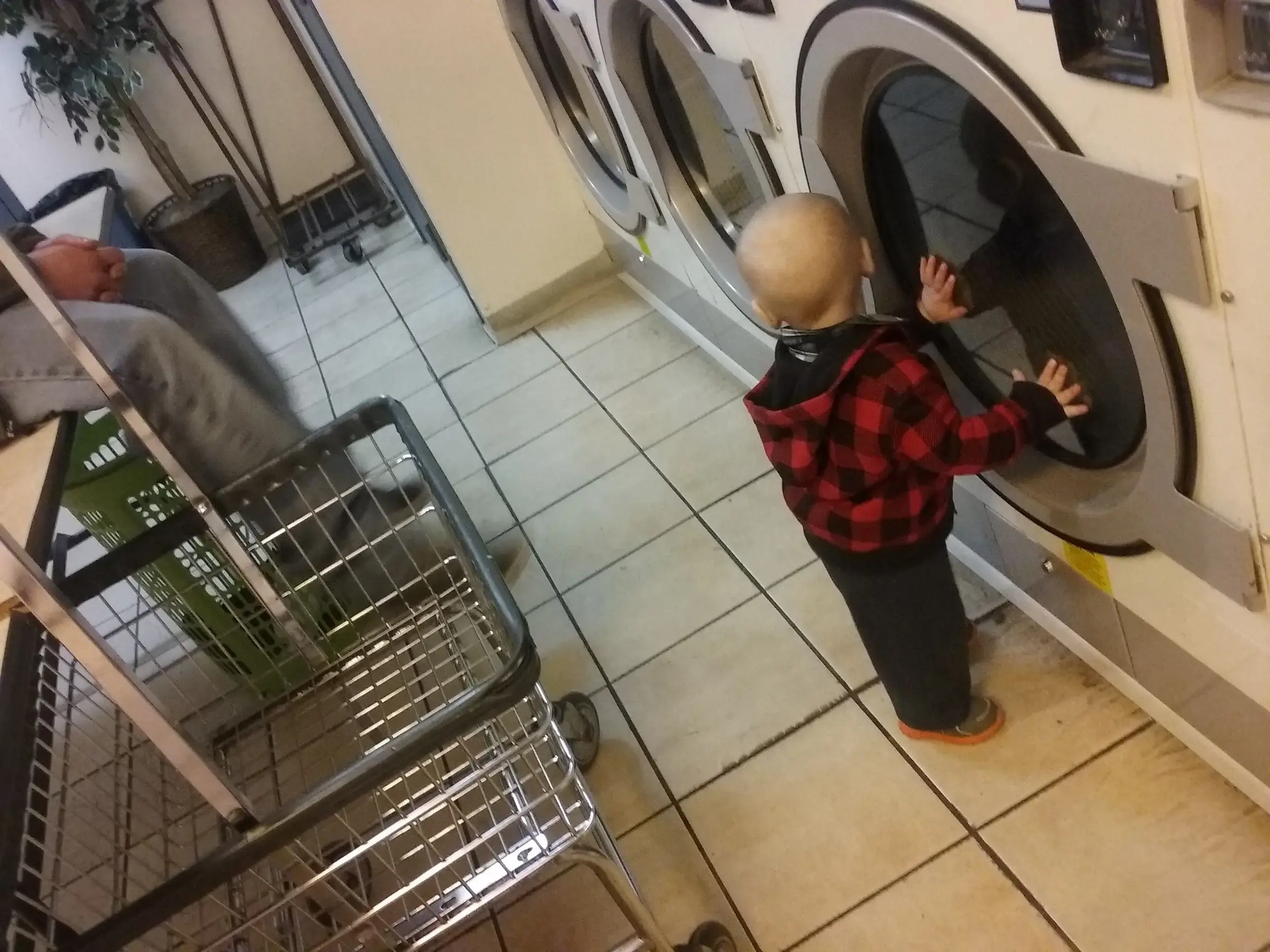 Magic Laundry - Laundromat - Image 9