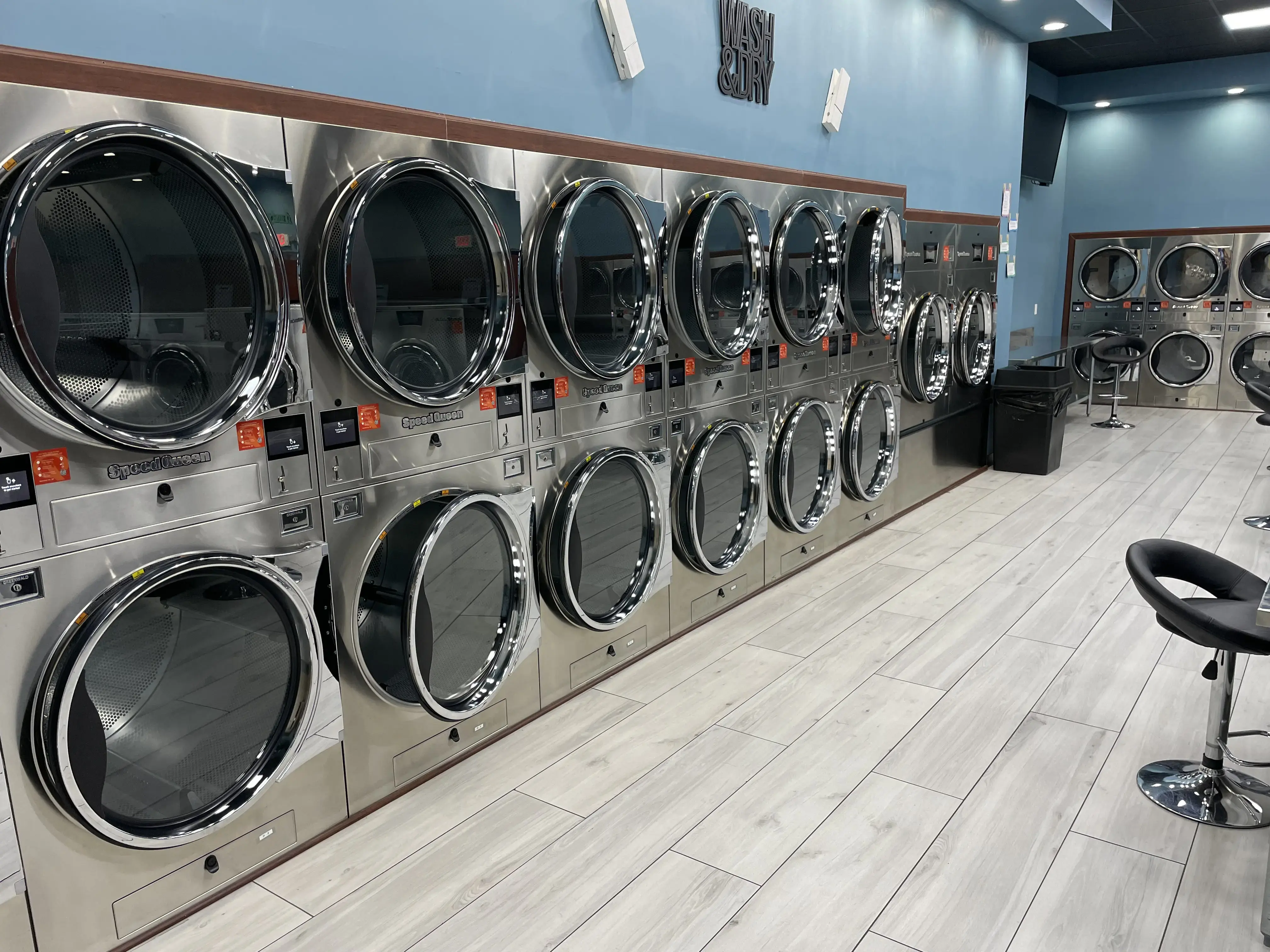Magic Wash Laundromat Tyler| washer dryer combo| wash-dry-fold services thumbnail 17