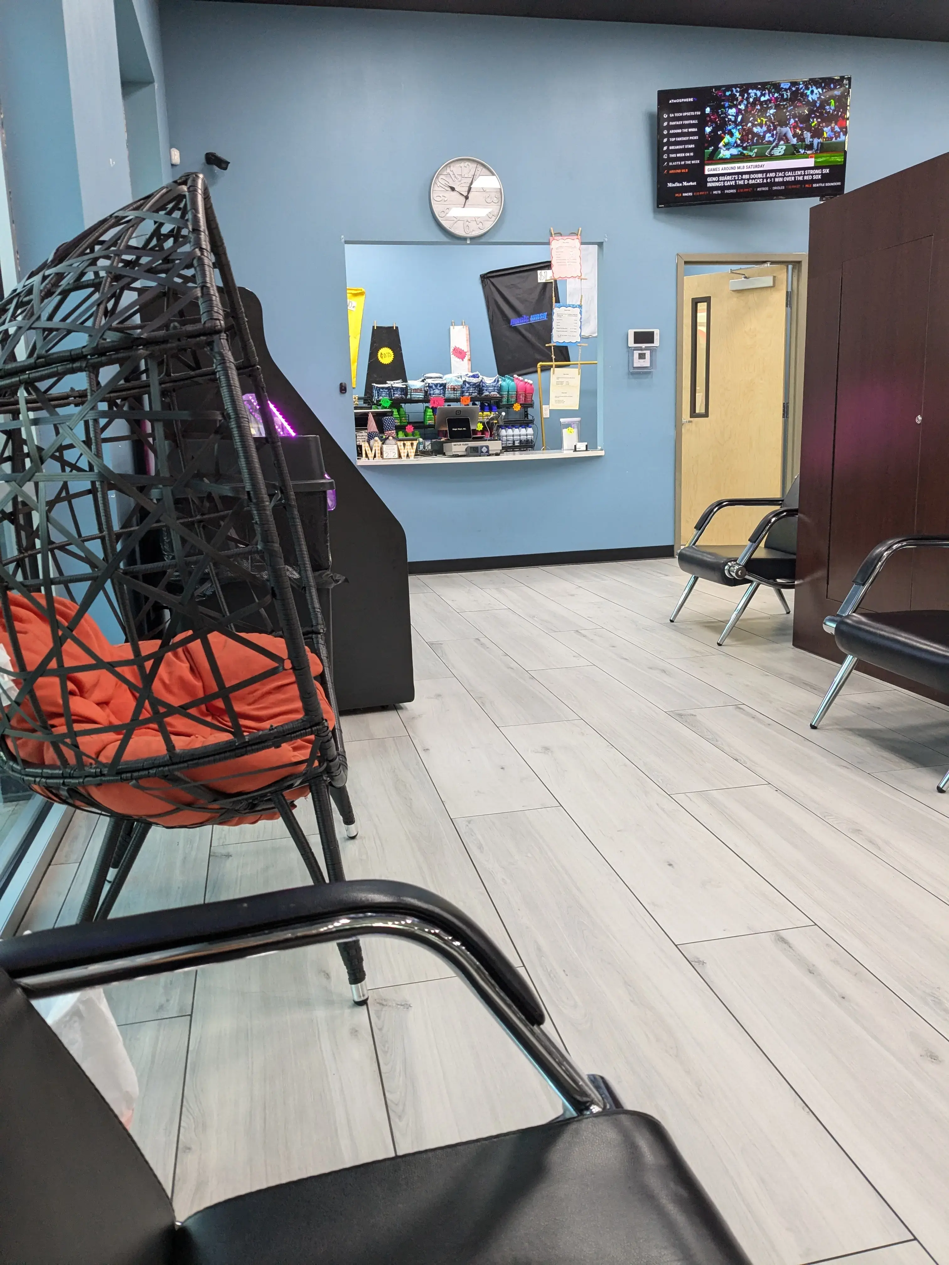 Magic Wash Laundromat Tyler| washer dryer combo| wash-dry-fold services - Image 9