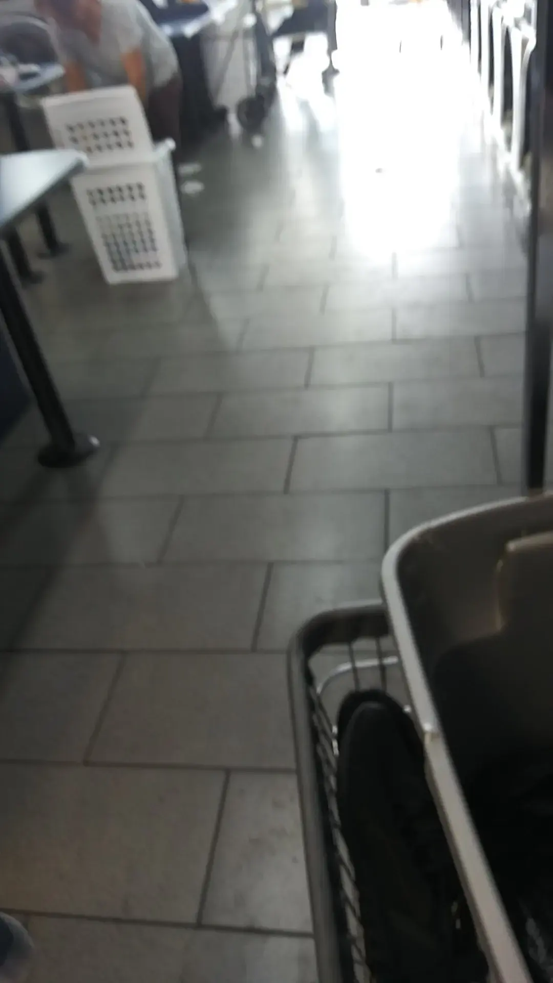 Mai Laundromat thumbnail 20