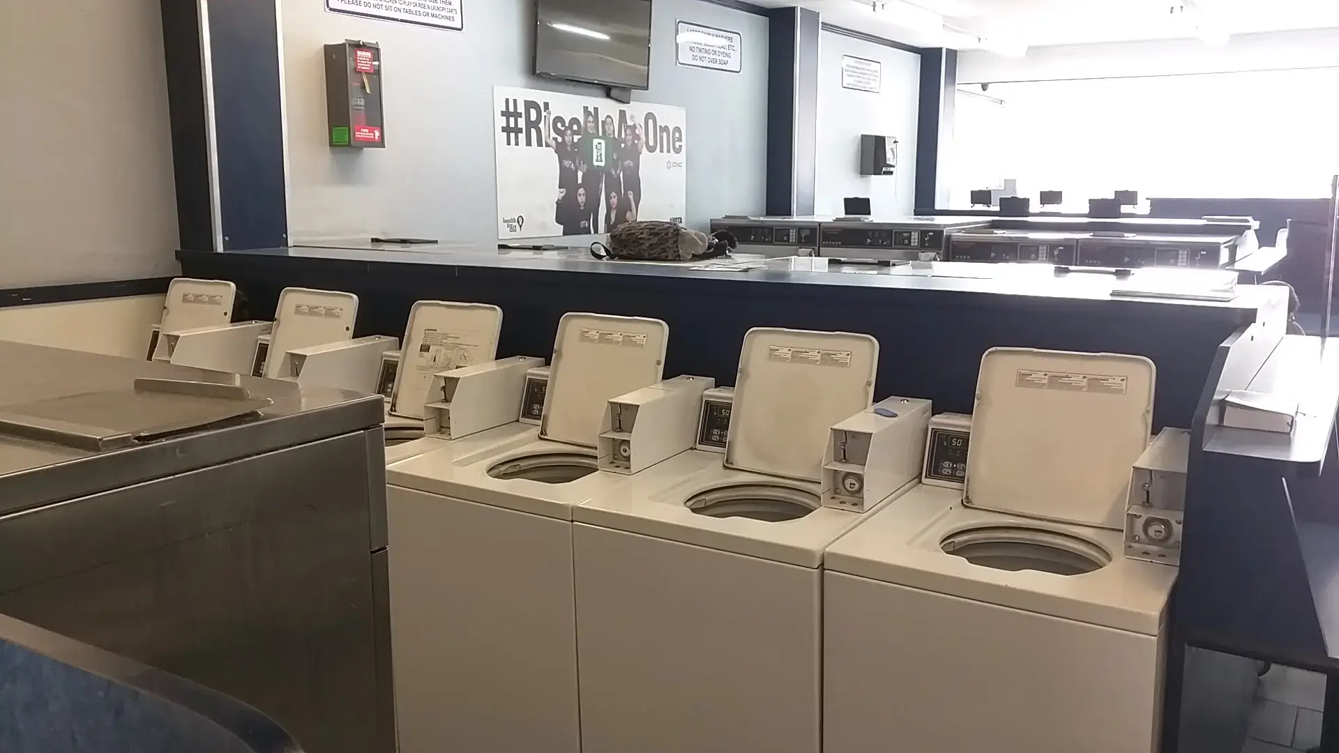 Mai Laundromat thumbnail 7