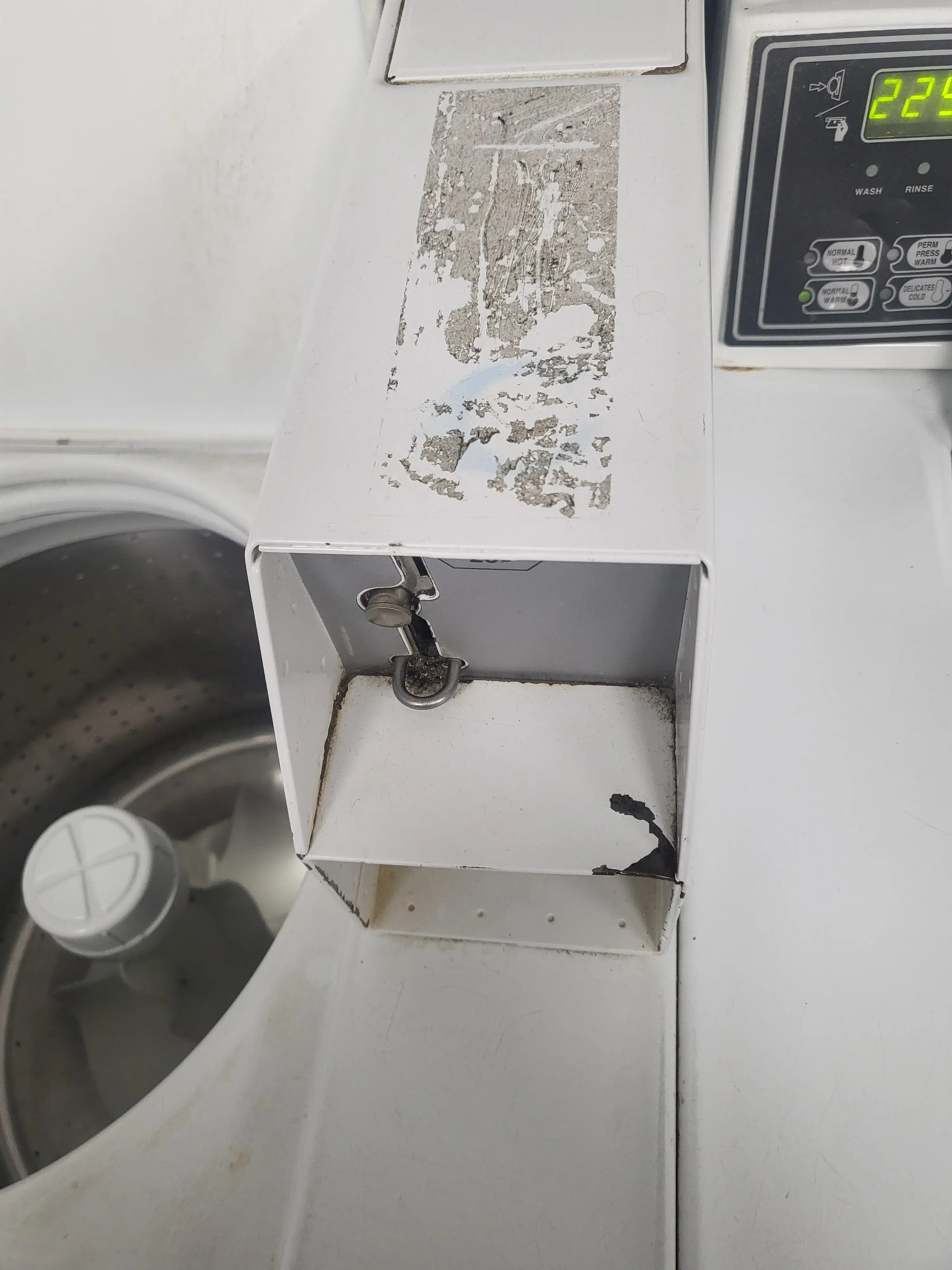 Mai Laundromat - Image 19