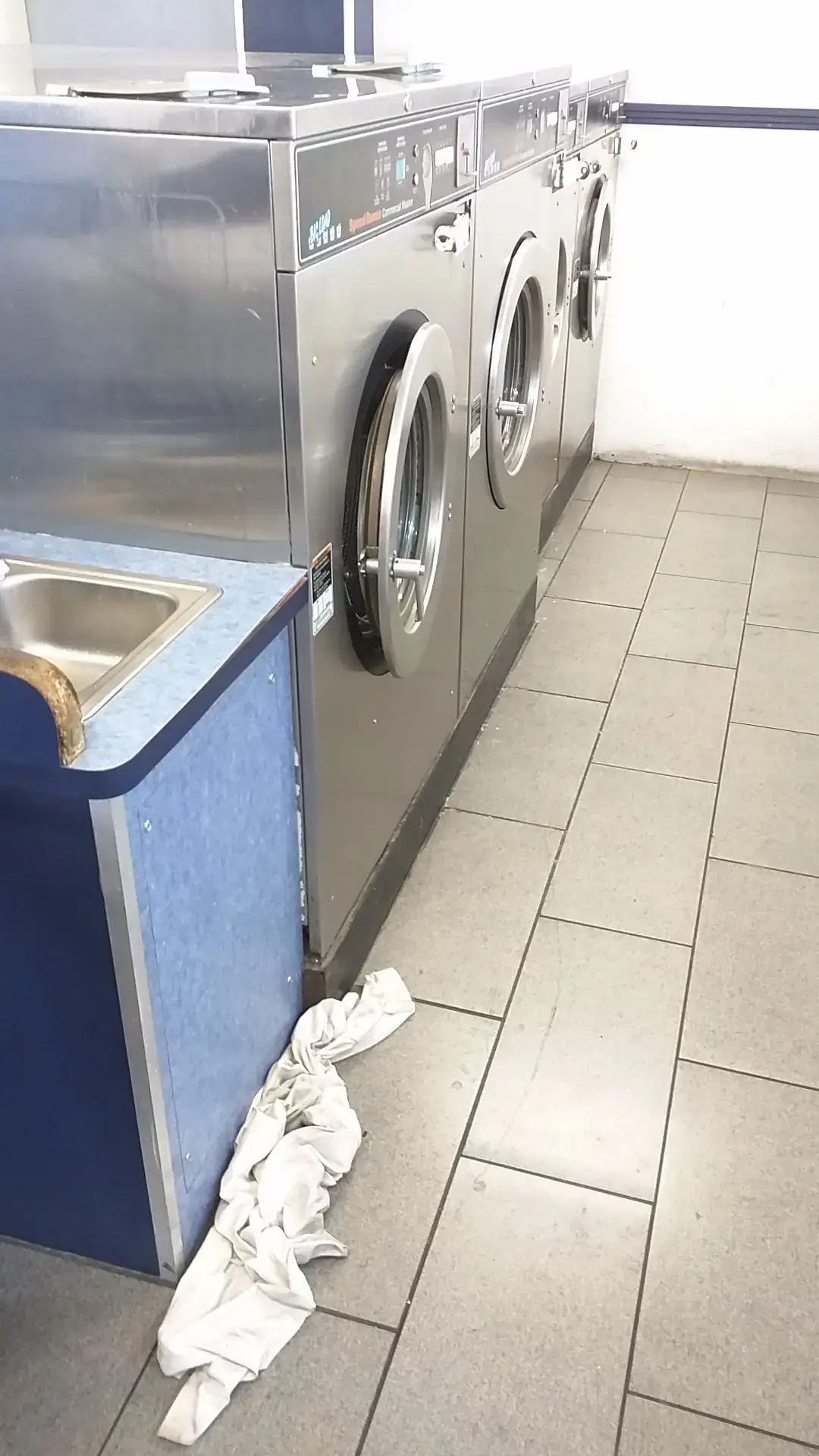 Mai Laundromat thumbnail 12
