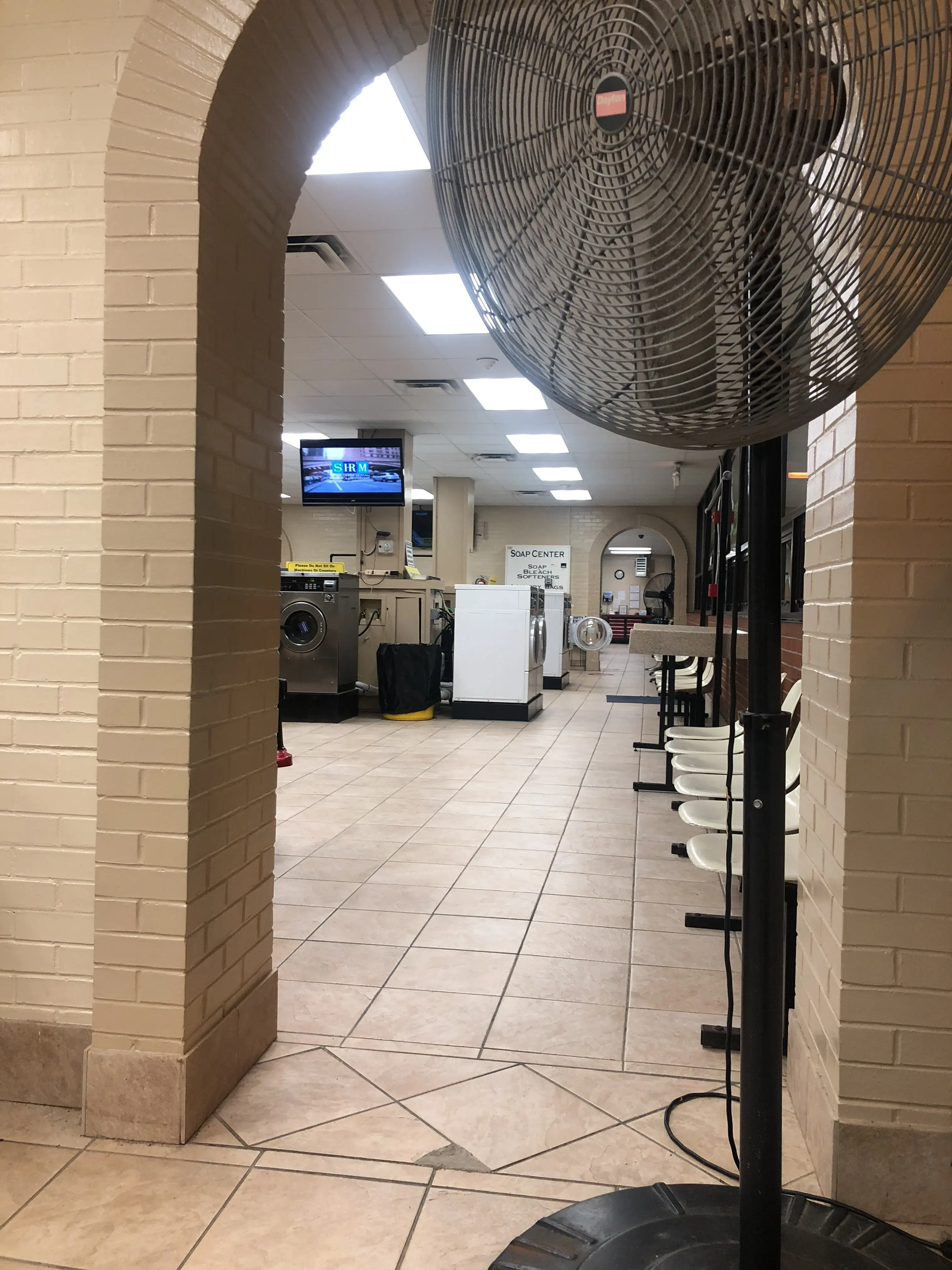 Main Post Laundromat thumbnail 4