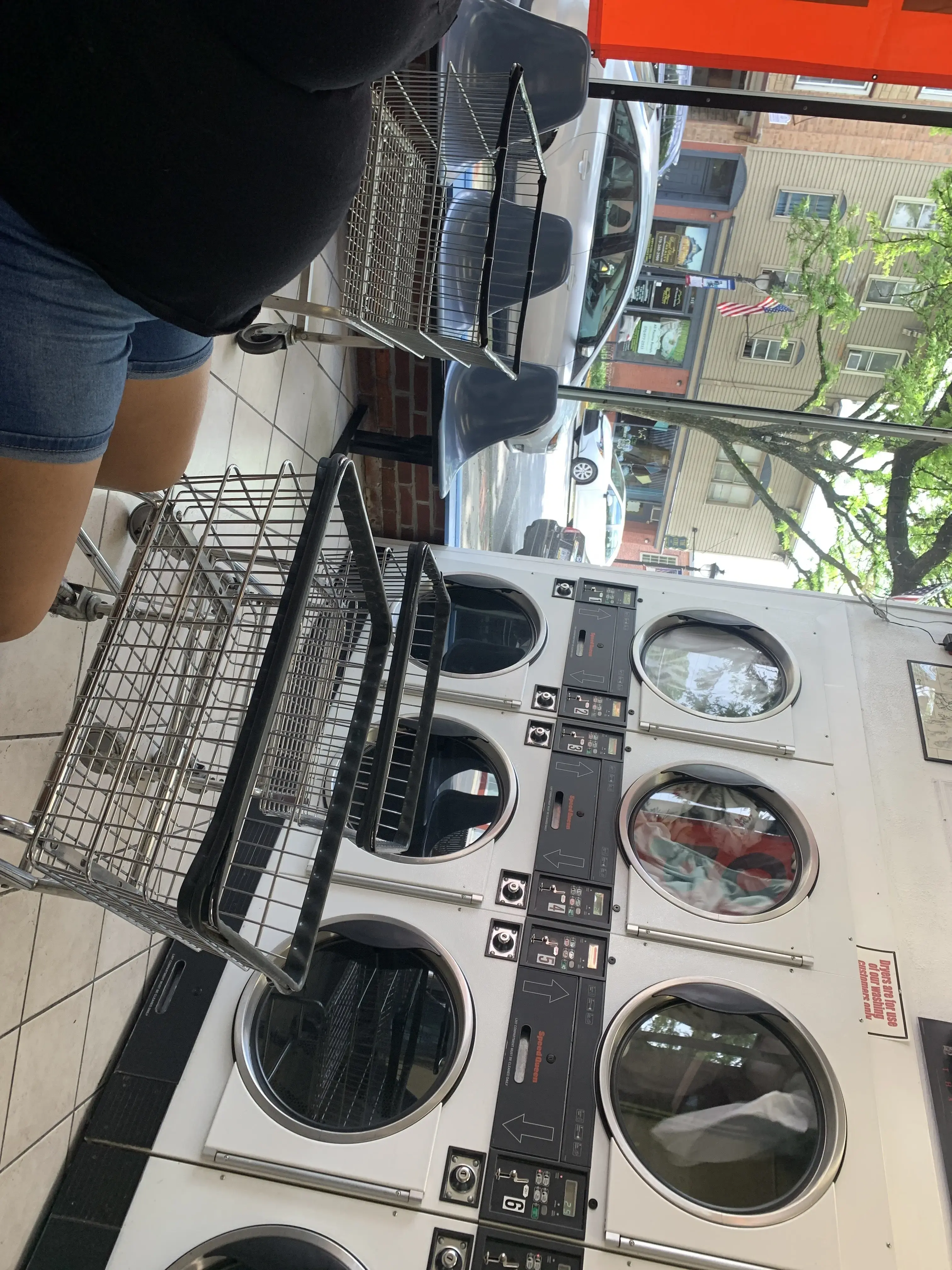 Main Street Laundromat thumbnail 12