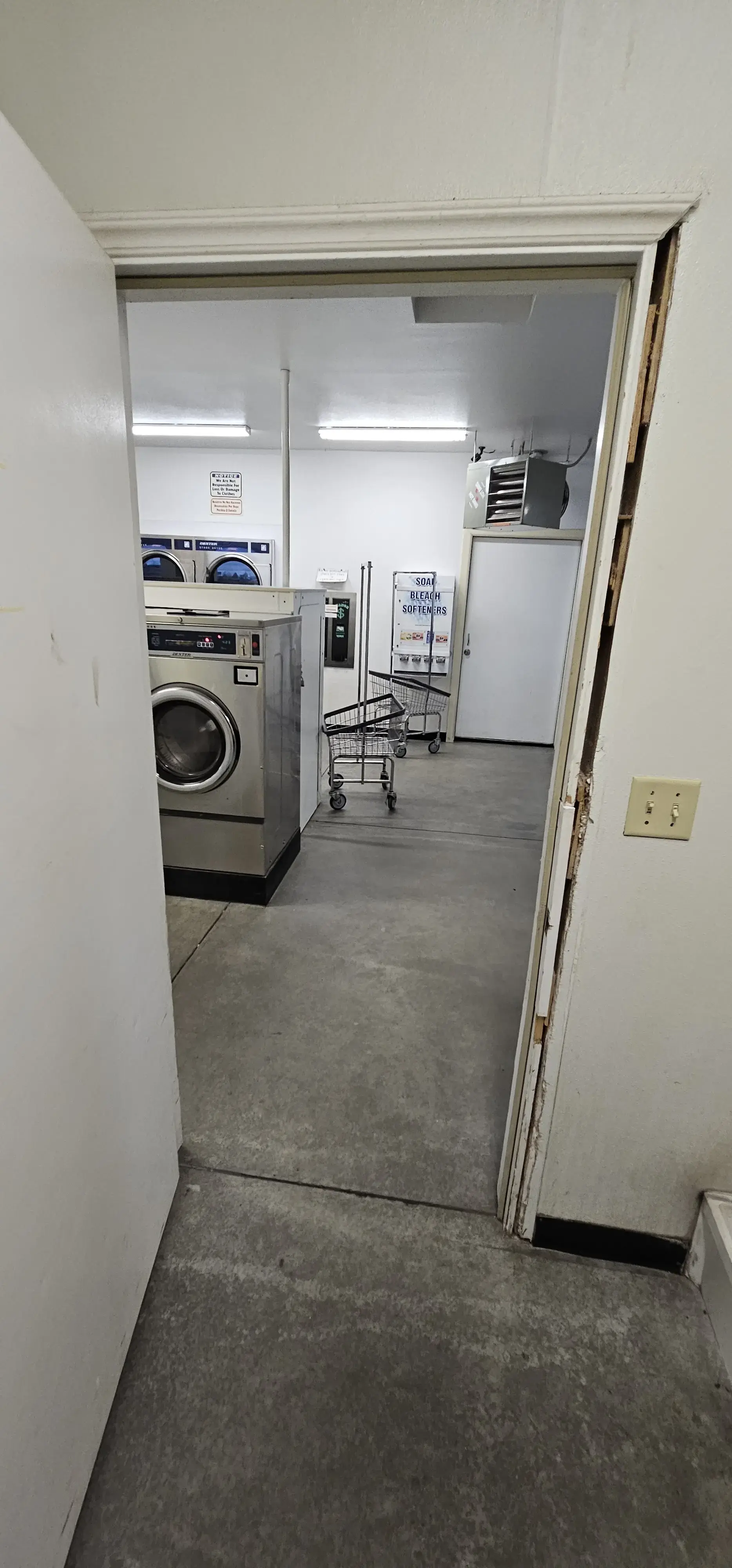 Main Street Laundry - Image 16