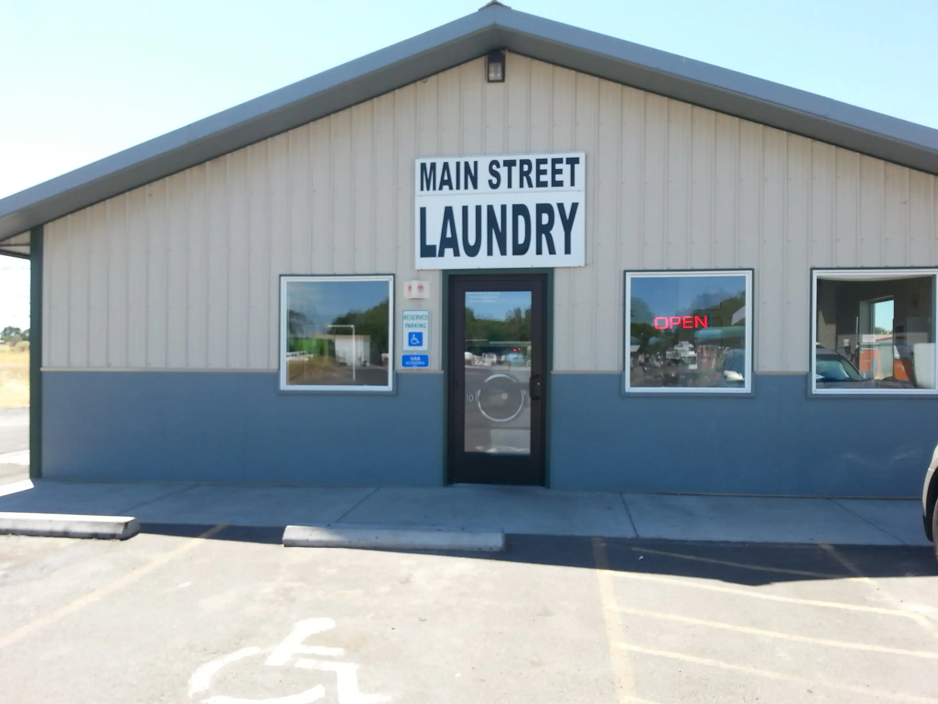 Main Street Laundry thumbnail 3