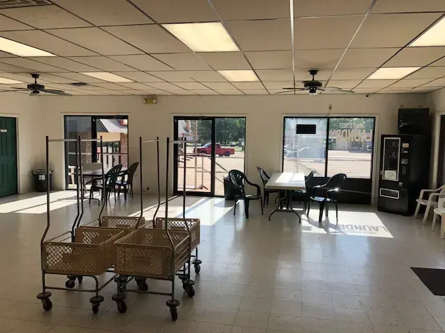 Main Street Laundry - Image 2