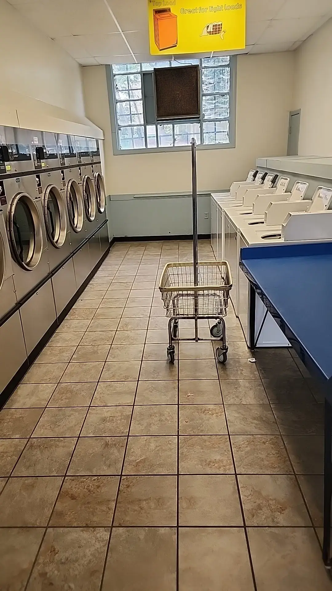 Main Street Laundry Land Laundromat - Image 11
