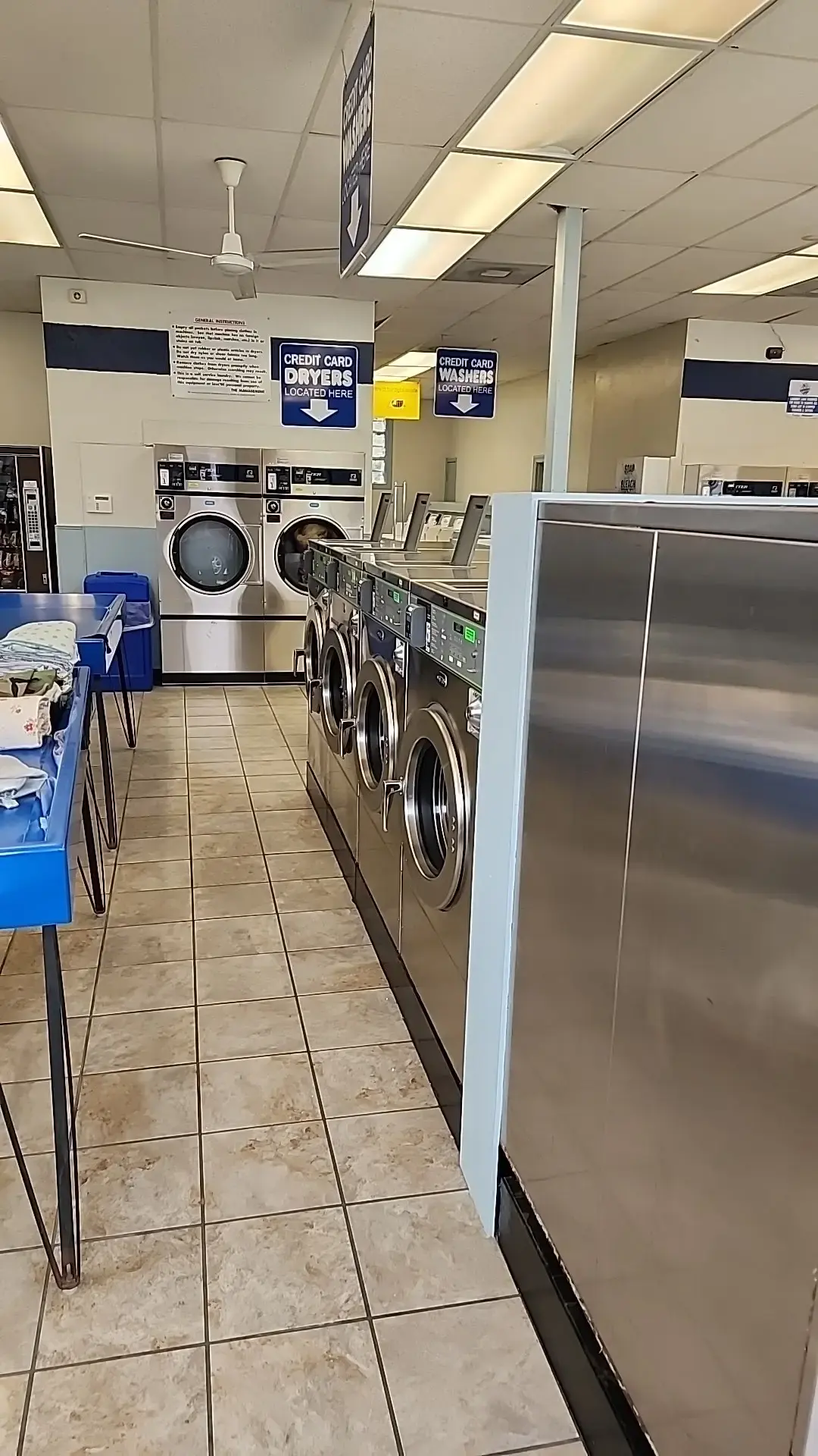 Main Street Laundry Land Laundromat - Image 19