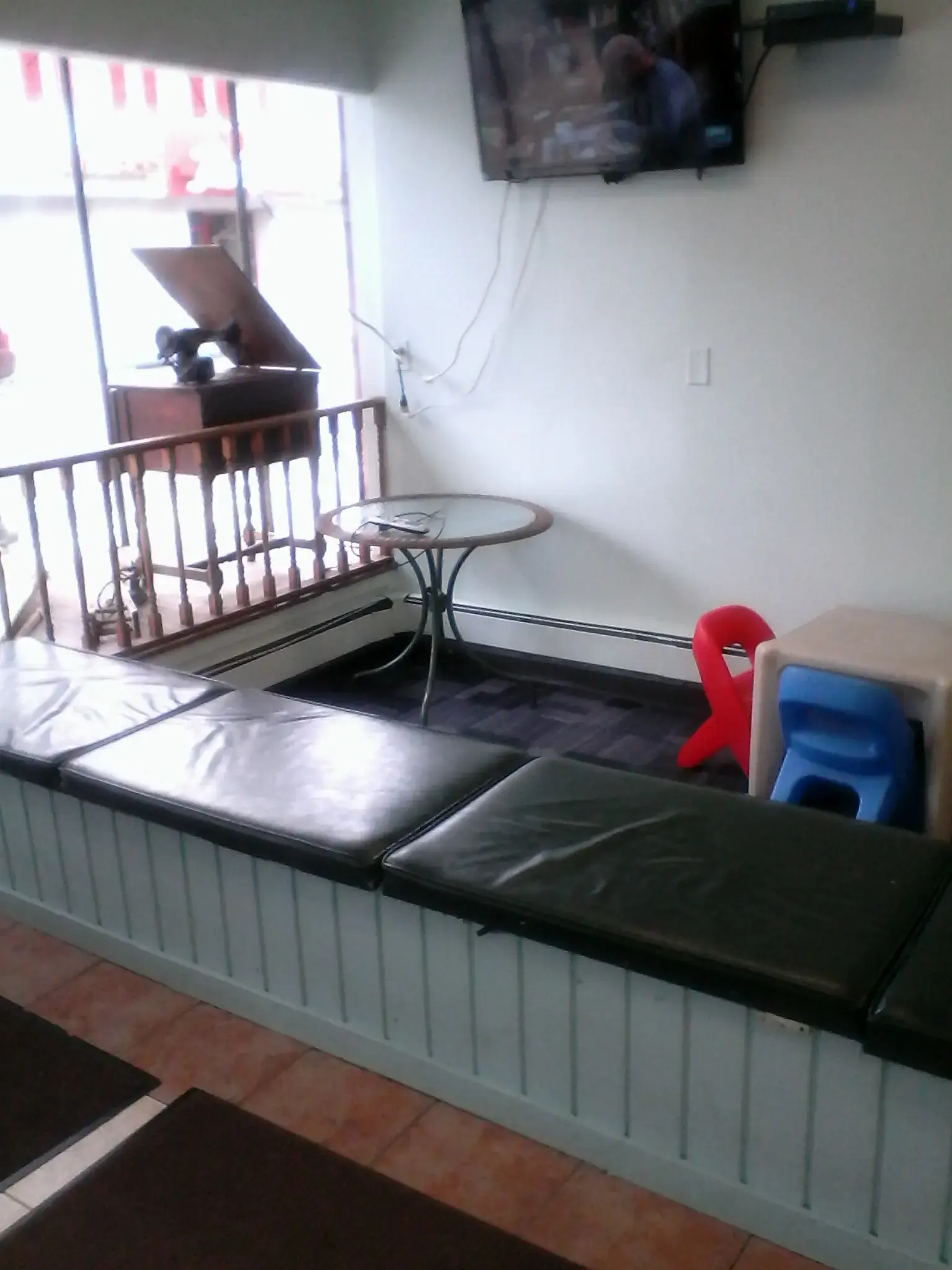 Main Street Laundry - Image 10