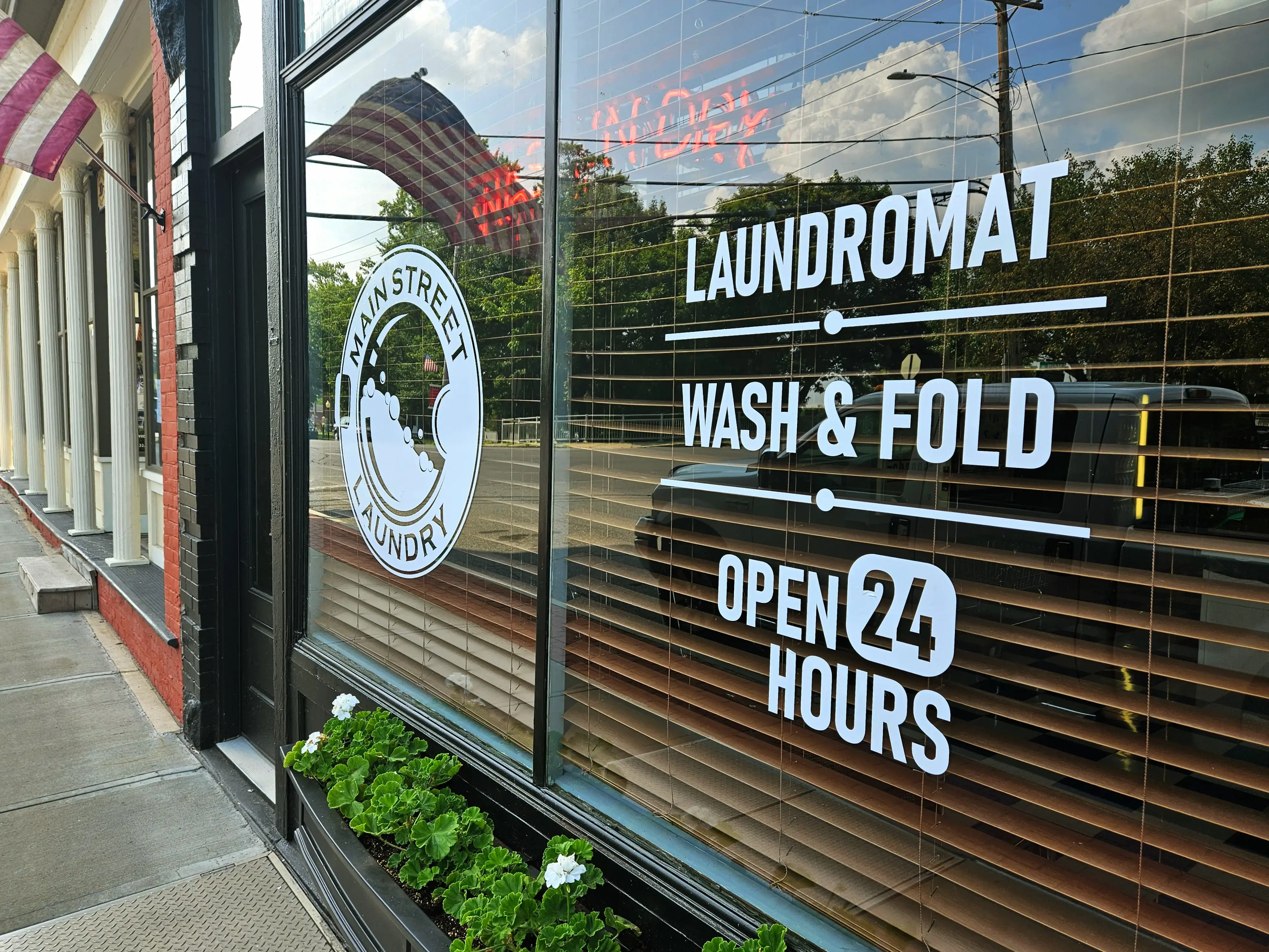 Main Street Laundry & Wash and Fold thumbnail 1