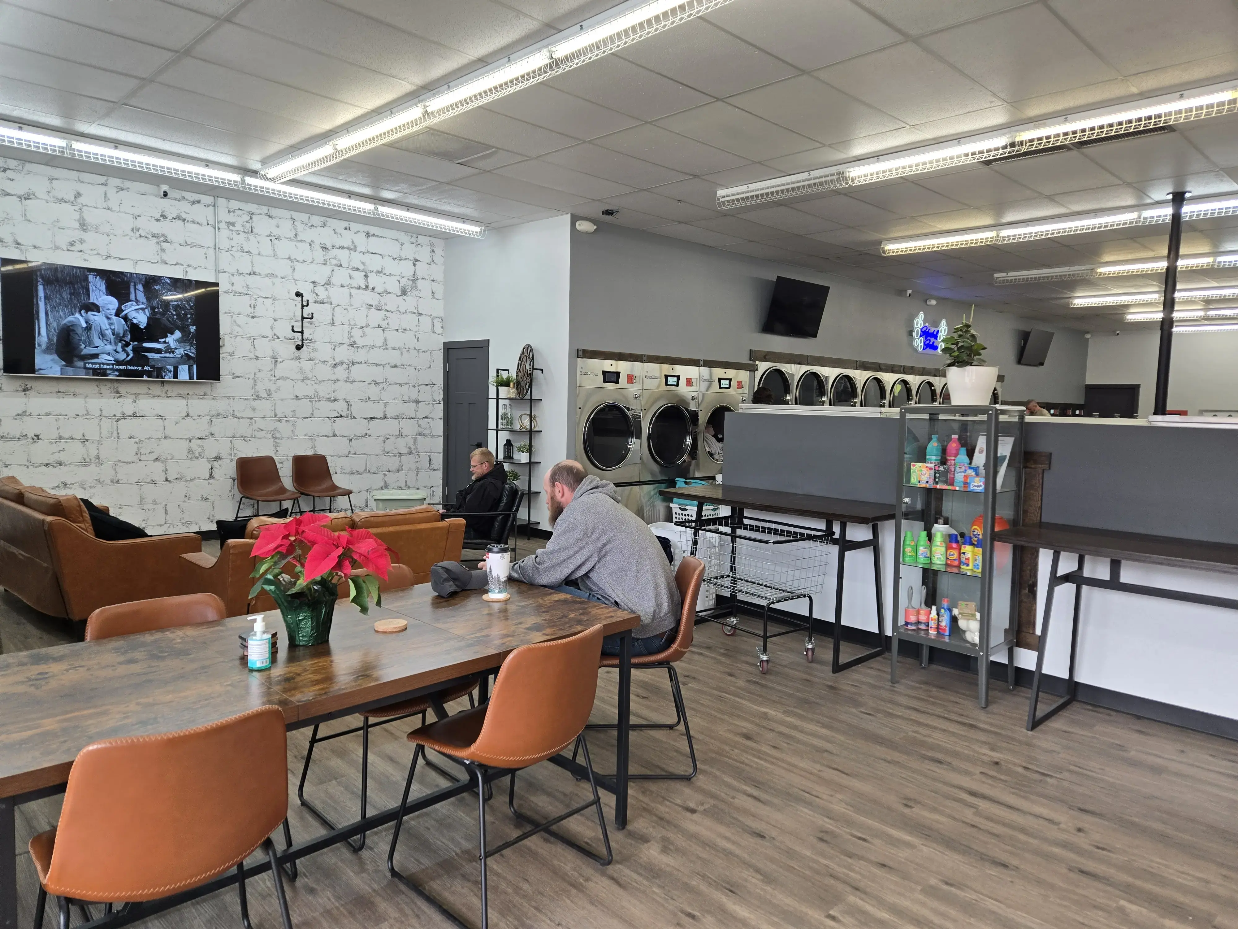 Main Street Washateria - Image 2