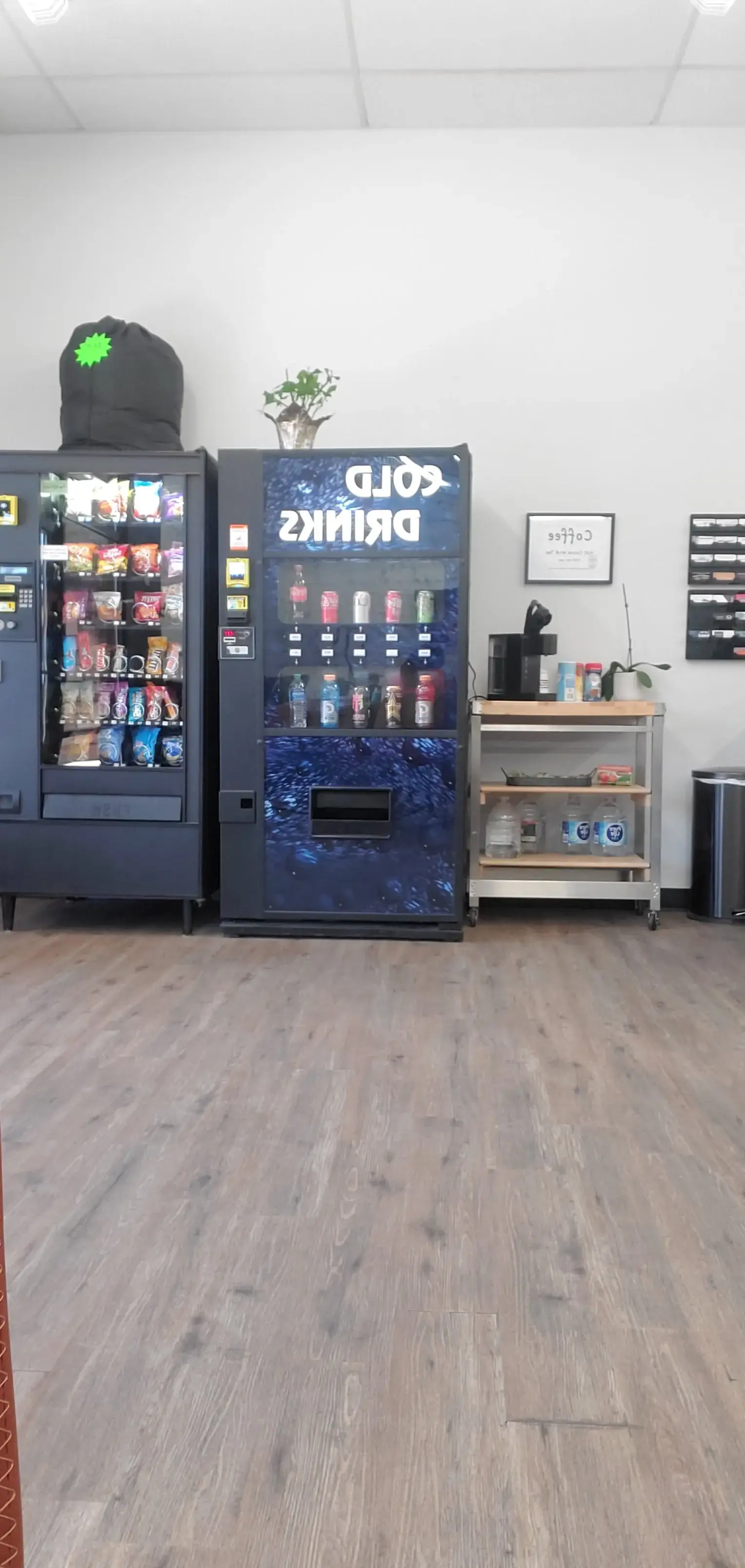 Main Street Washateria - Image 19