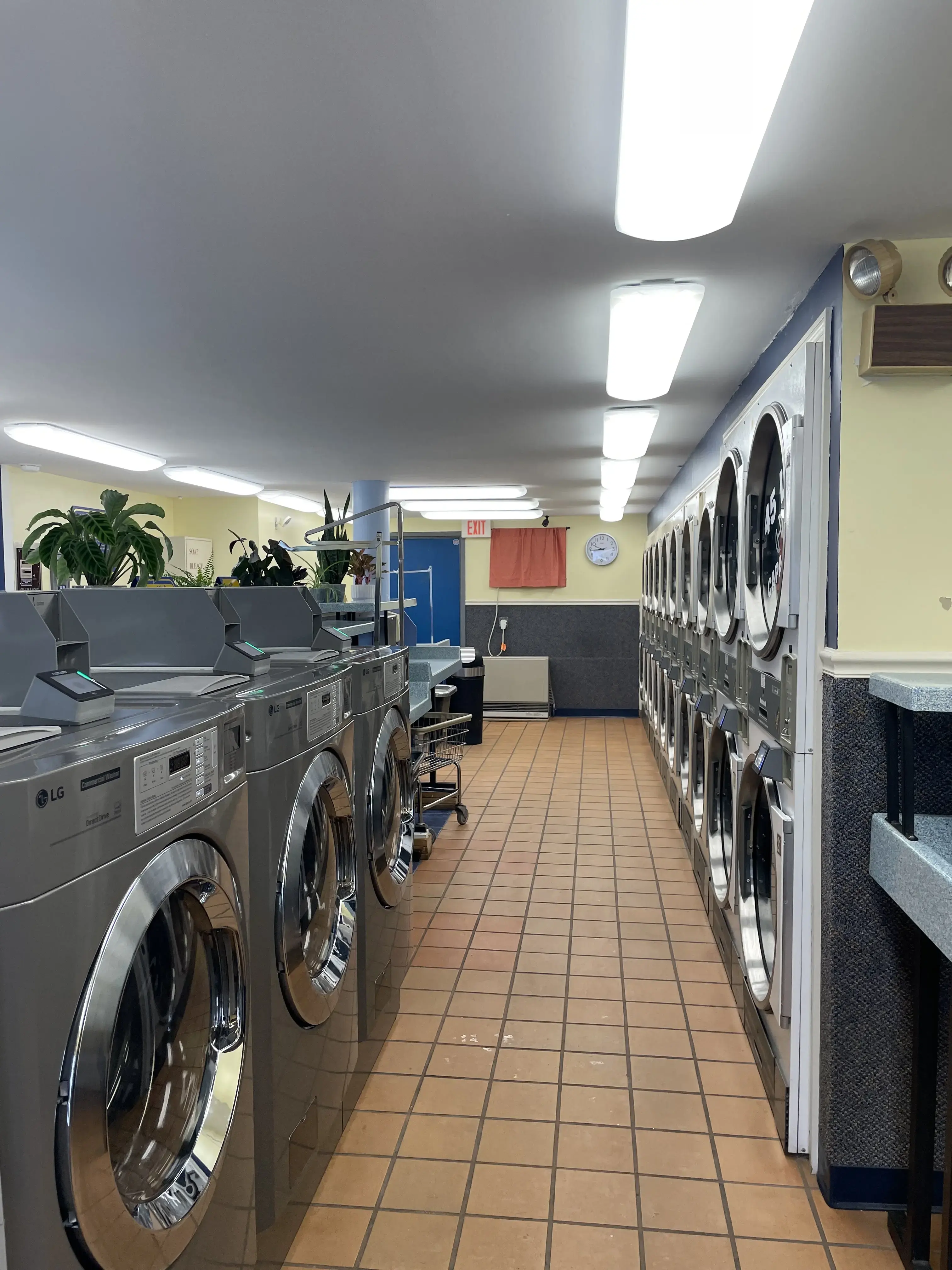 Maine Street Laundromat Scarborough thumbnail 15