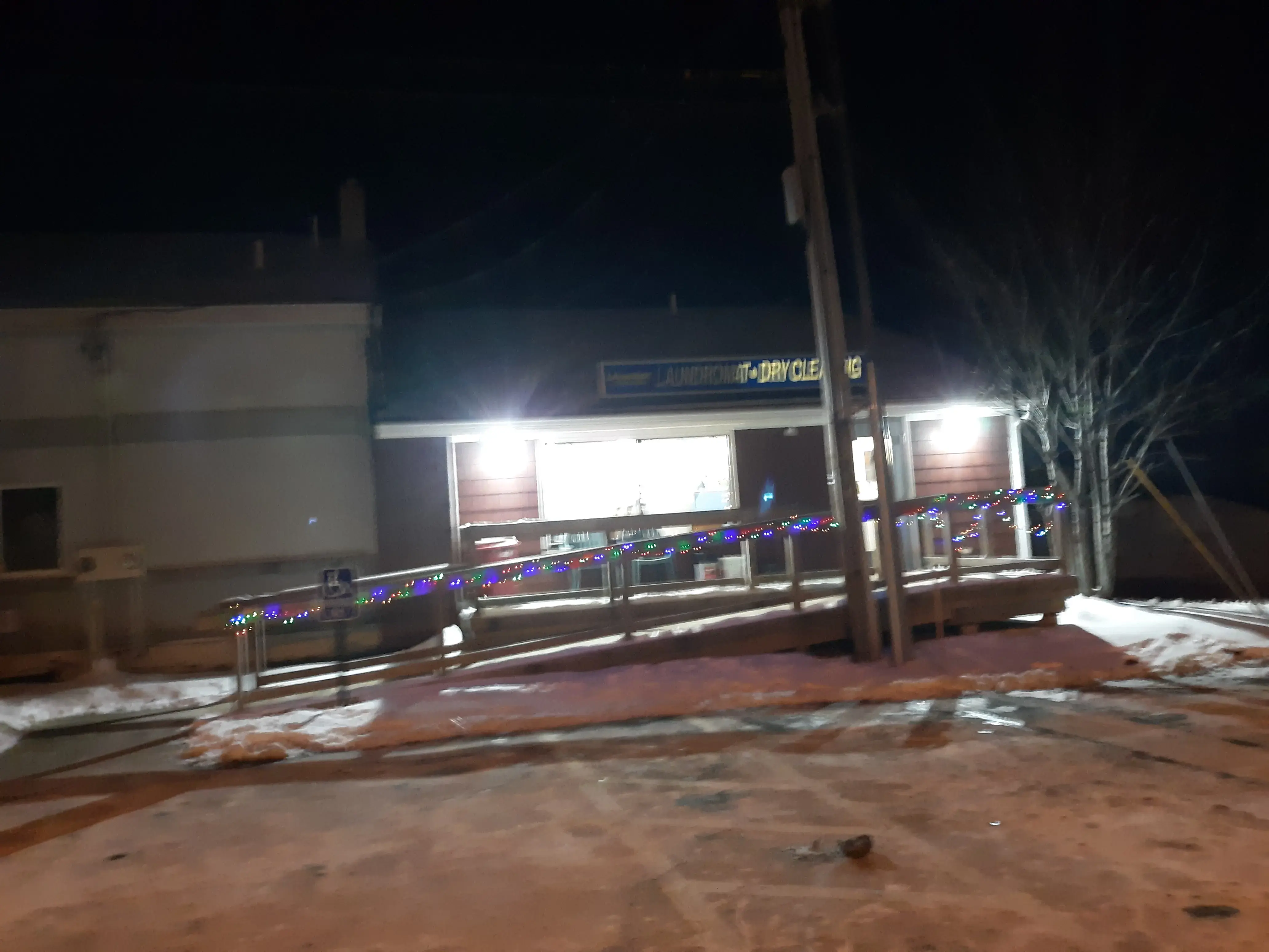 Maine Street Laundromat Scarborough - Image 7