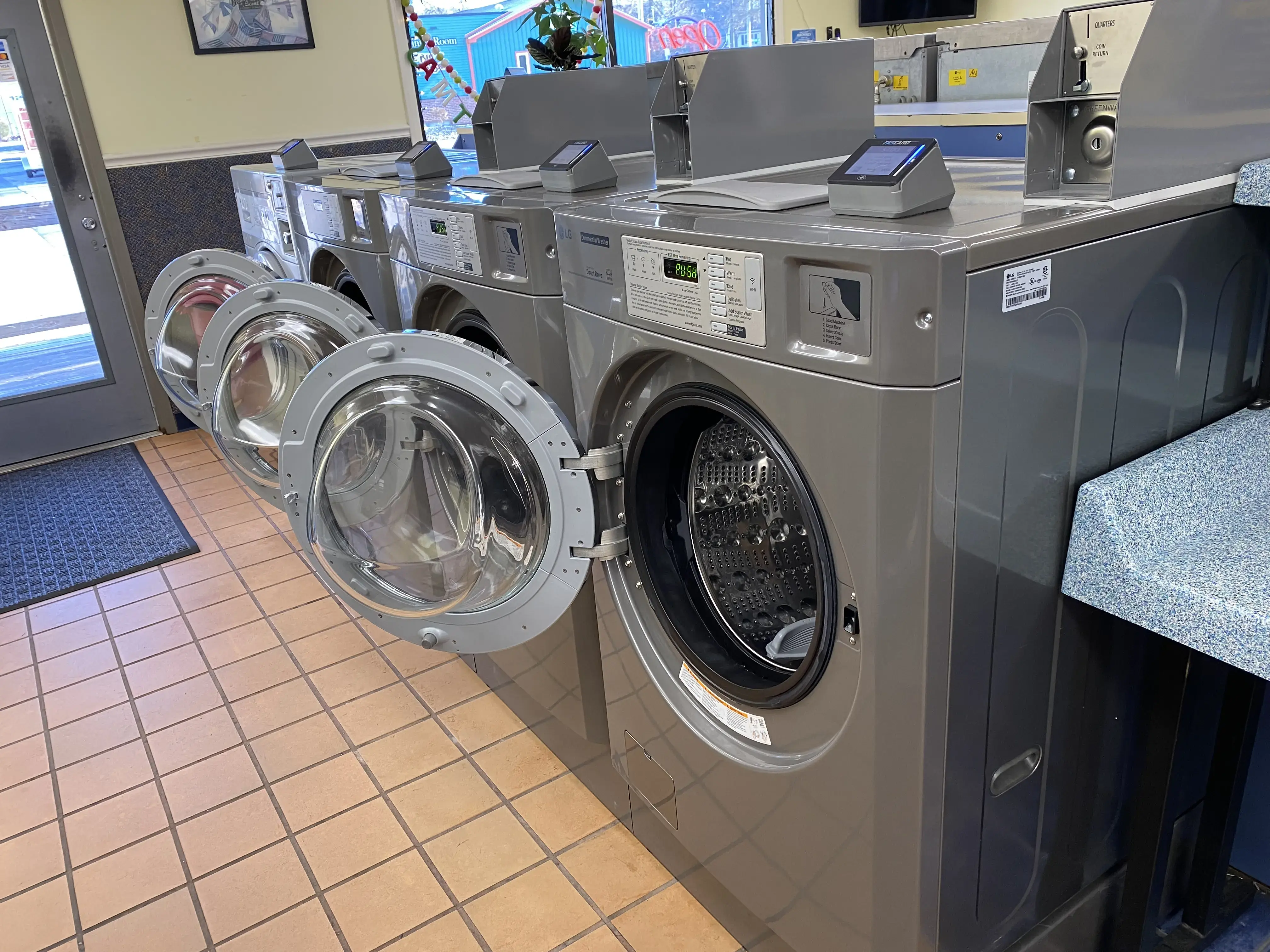 Maine Street Laundromat Scarborough thumbnail 9