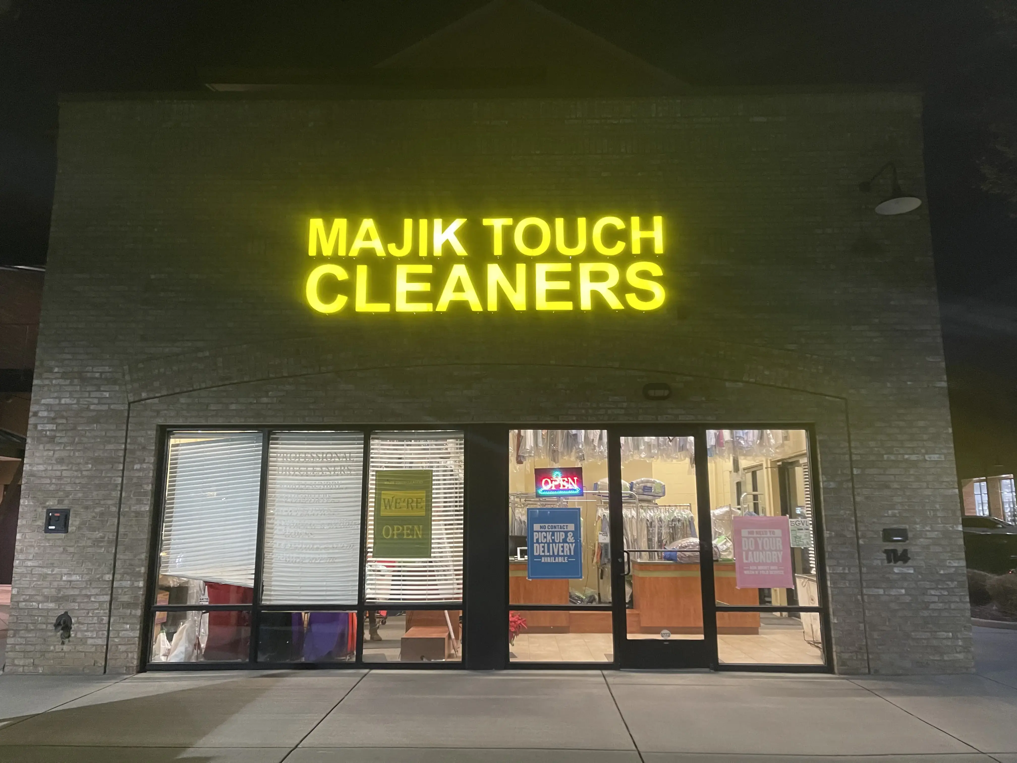 Majik Touch Cleaners thumbnail 2