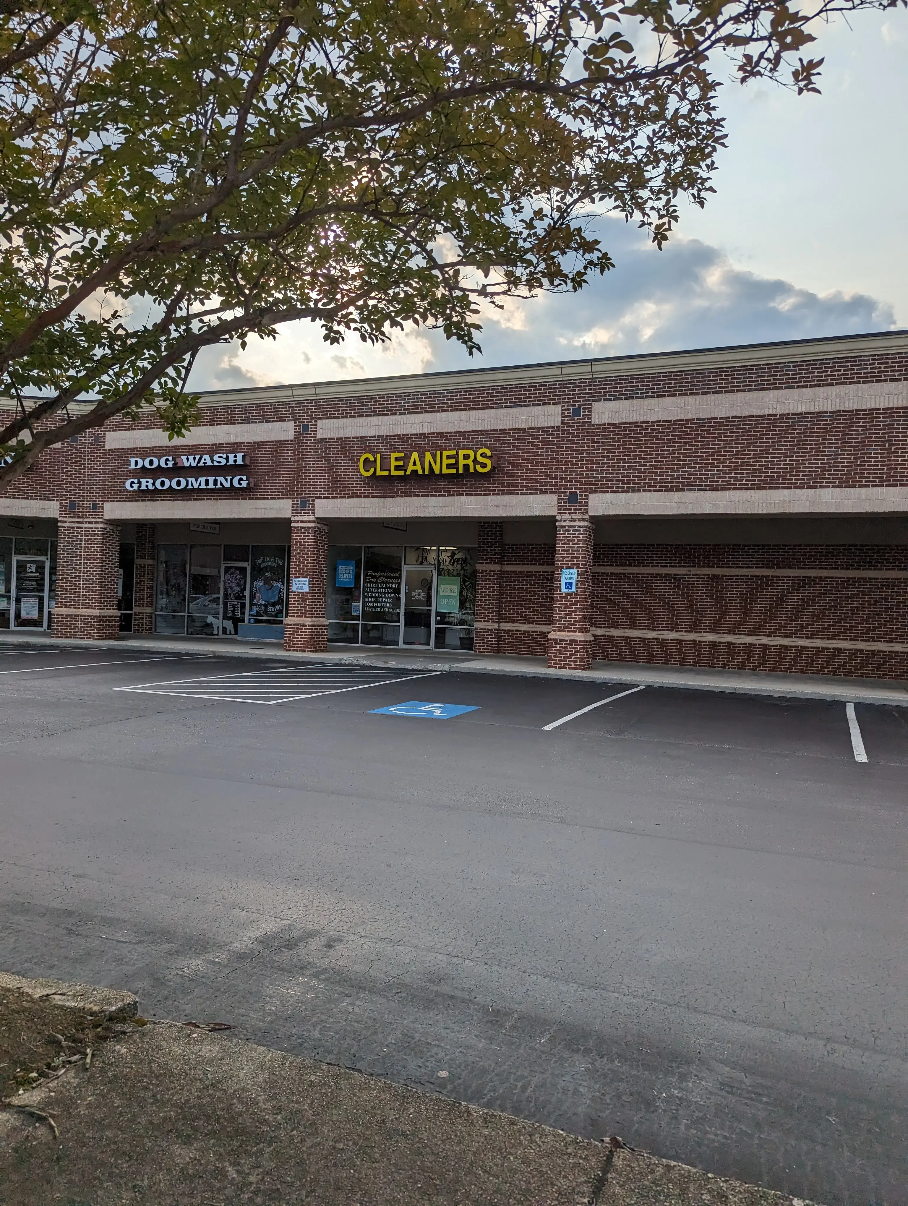 Majik Touch Cleaners thumbnail 2