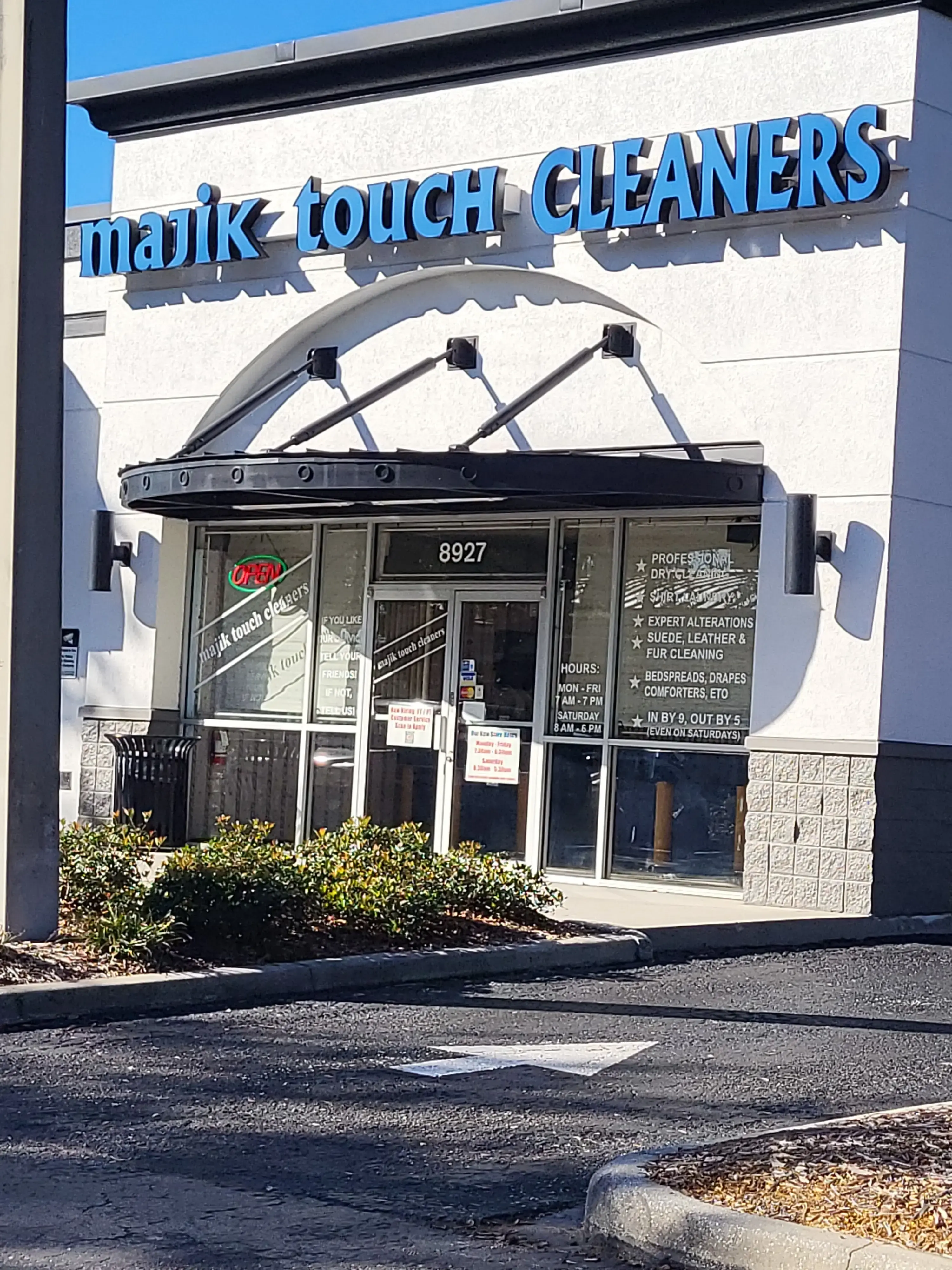 Majik Touch Cleaners thumbnail 1