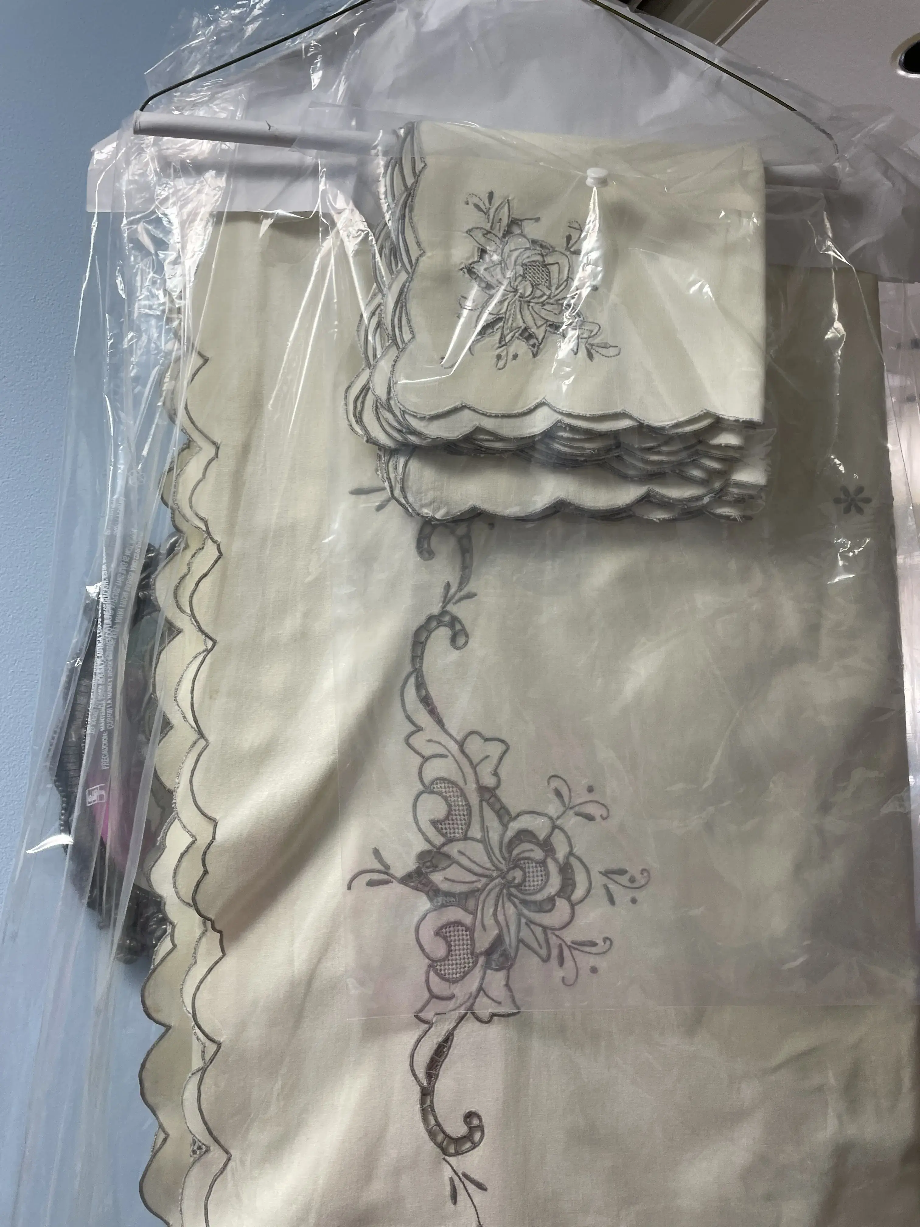 Majik Touch Cleaners thumbnail 3