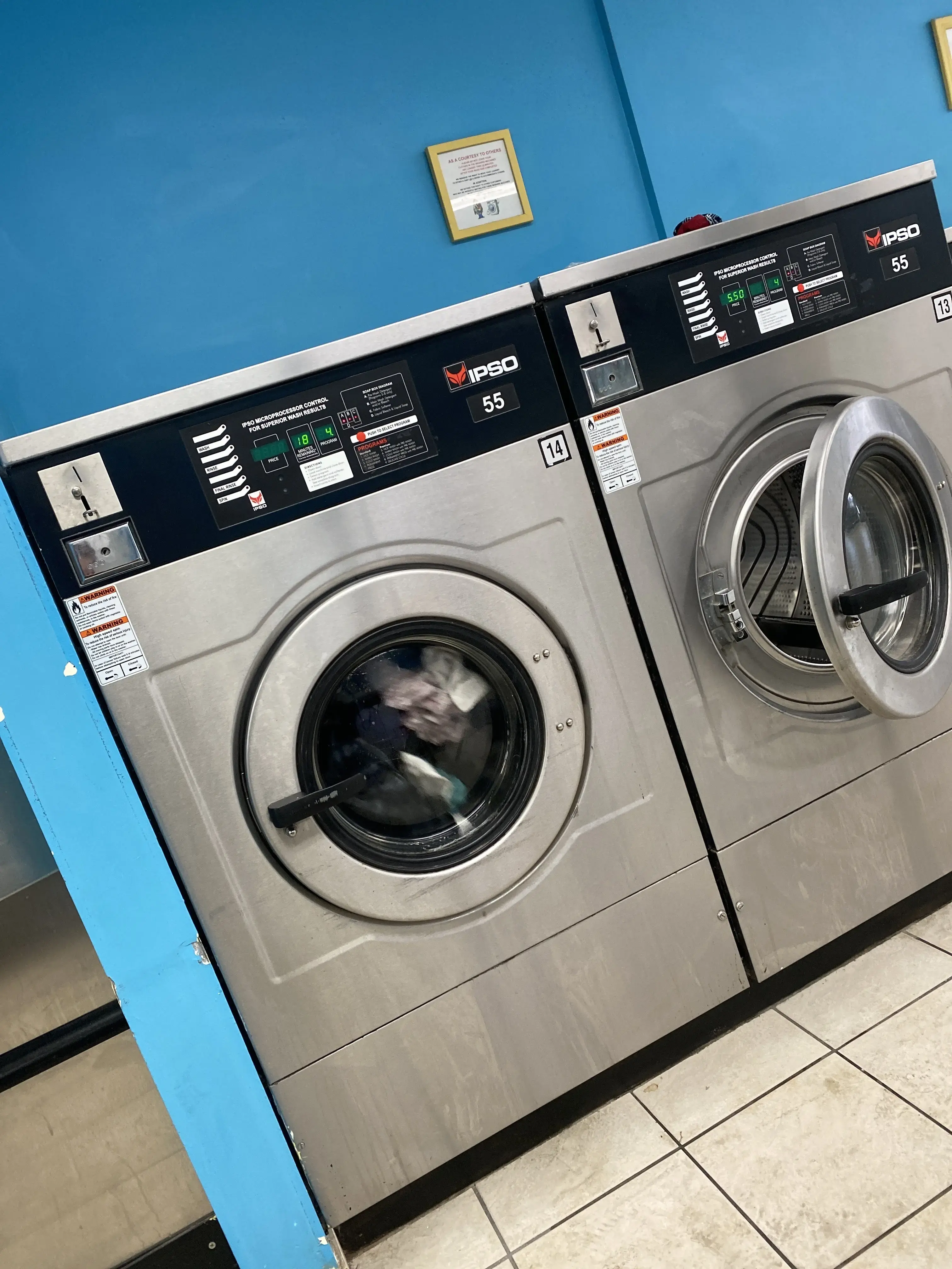 Malibu Canyon Coin Laundry - Image 5
