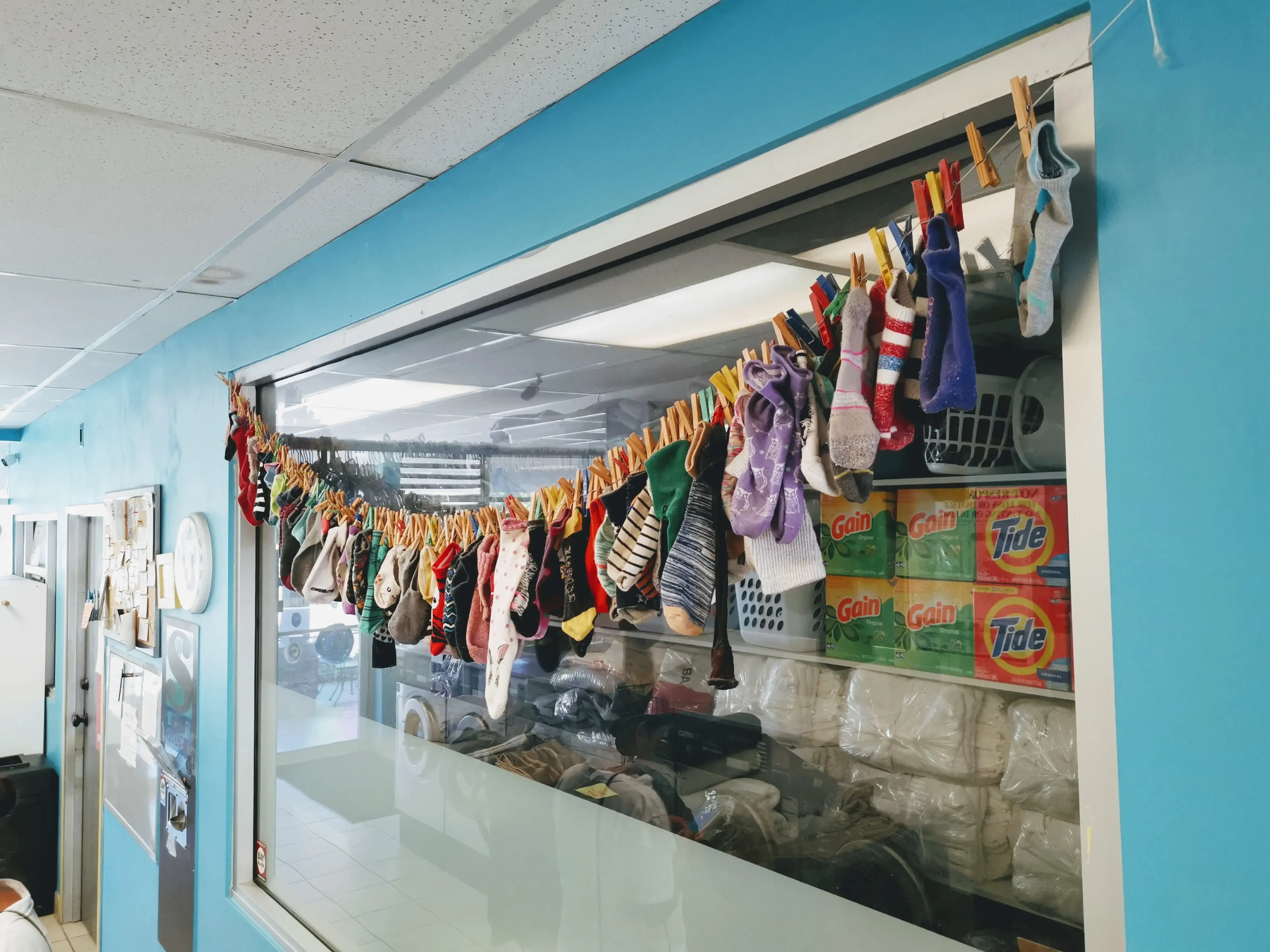 Malibu Canyon Coin Laundry - Image 4