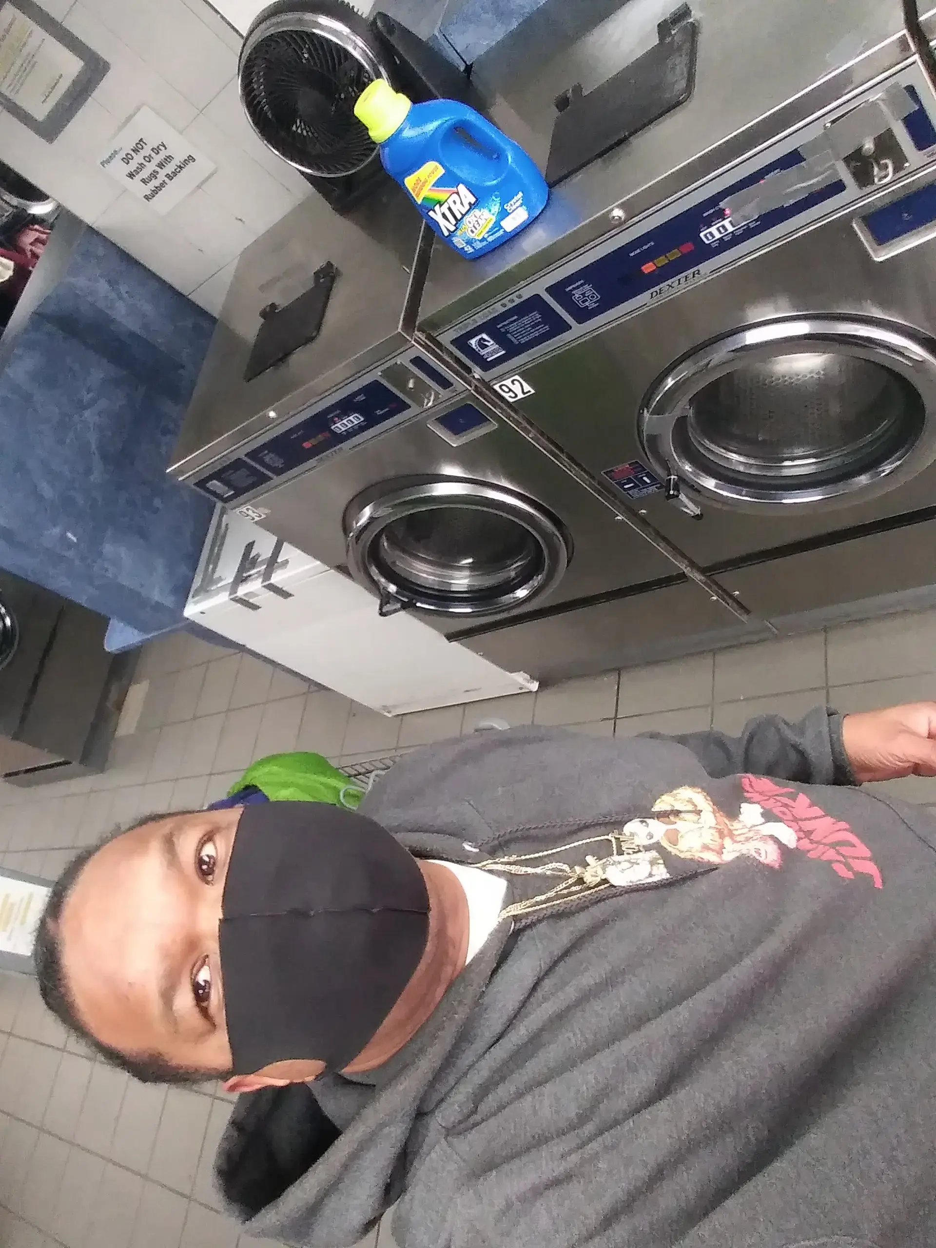 Mama's & Coin Laundry Cleaners thumbnail 9