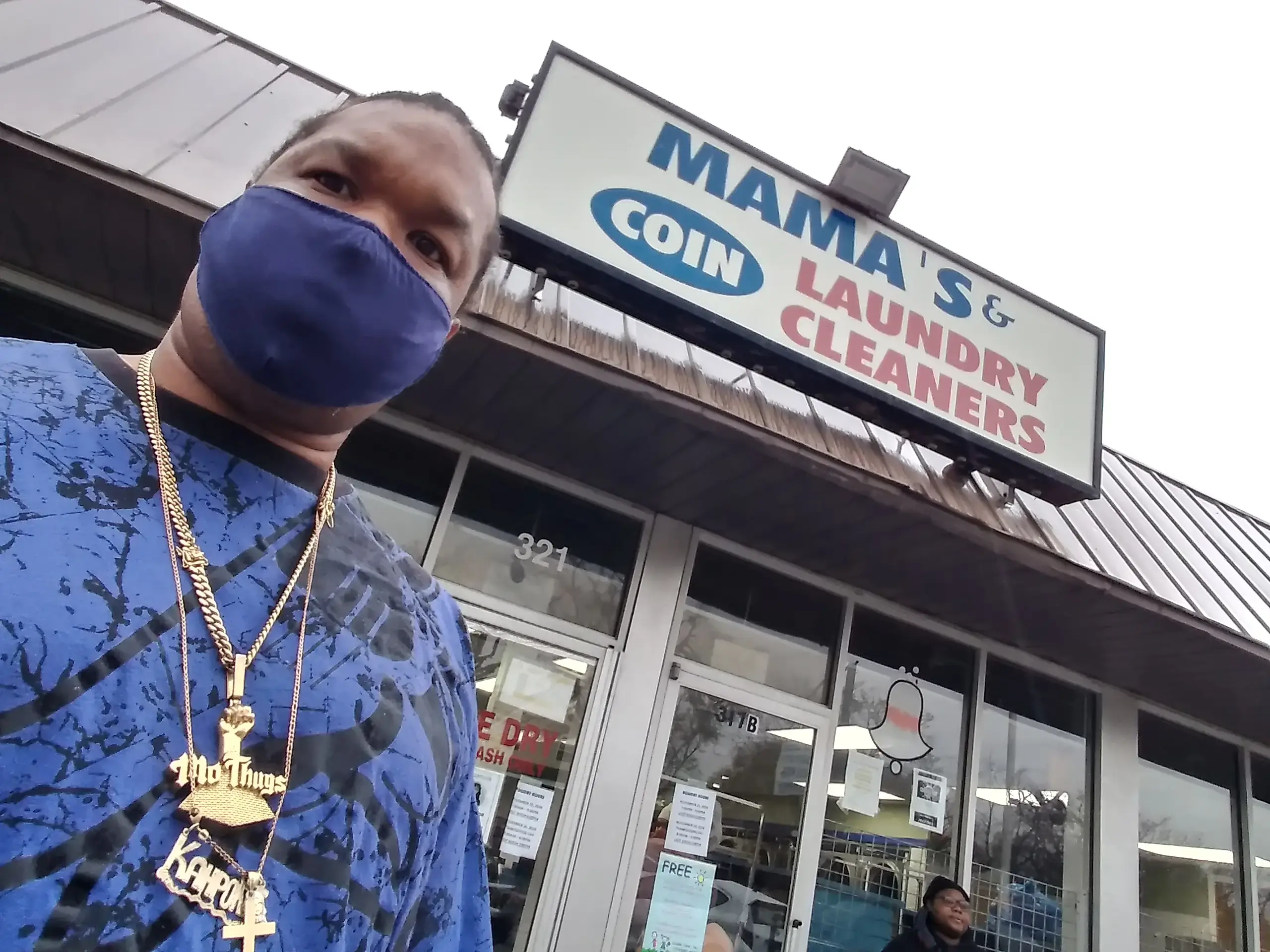 Mama's & Coin Laundry Cleaners - Image 5