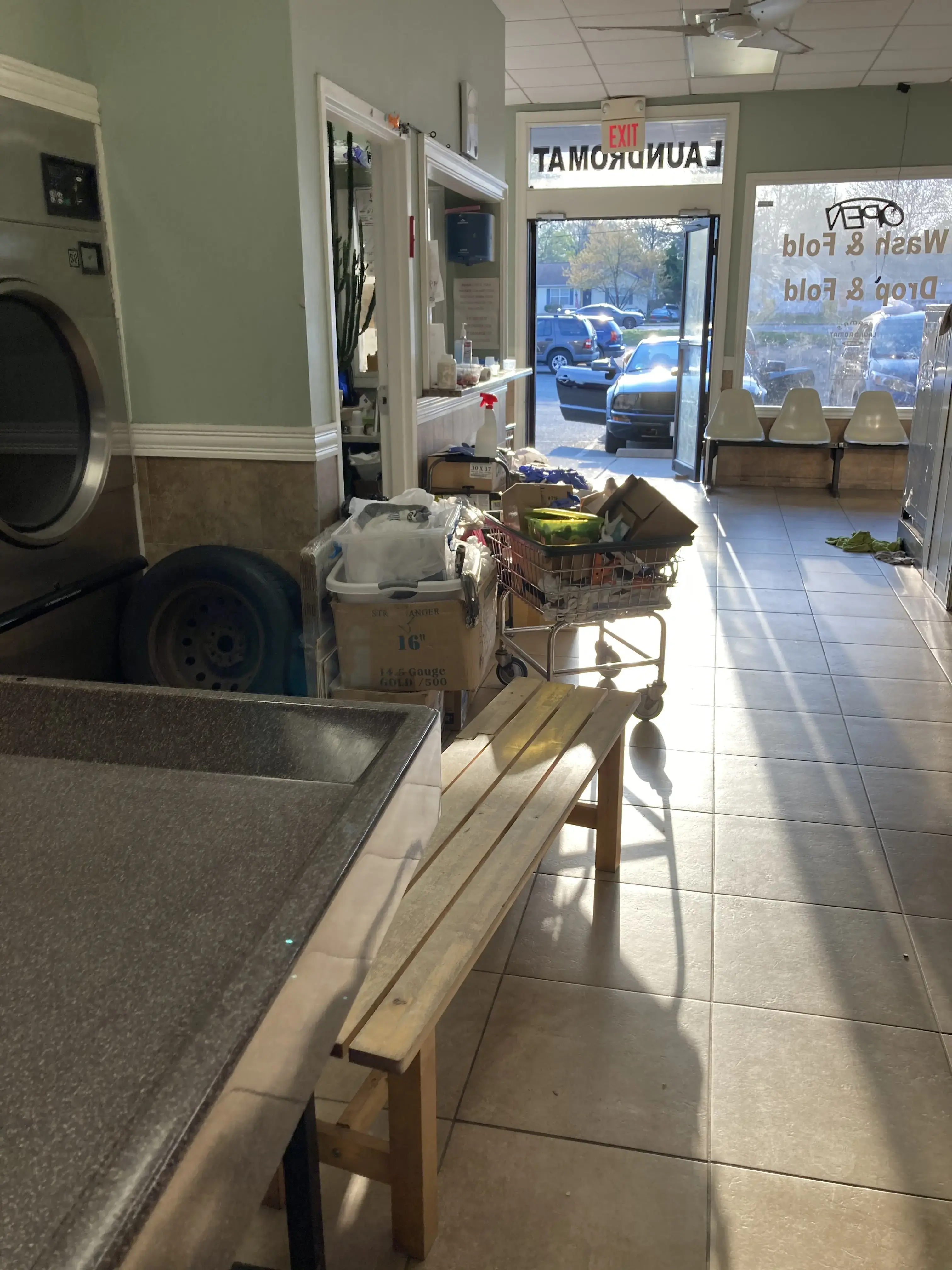 Mama's Laundromat thumbnail 7