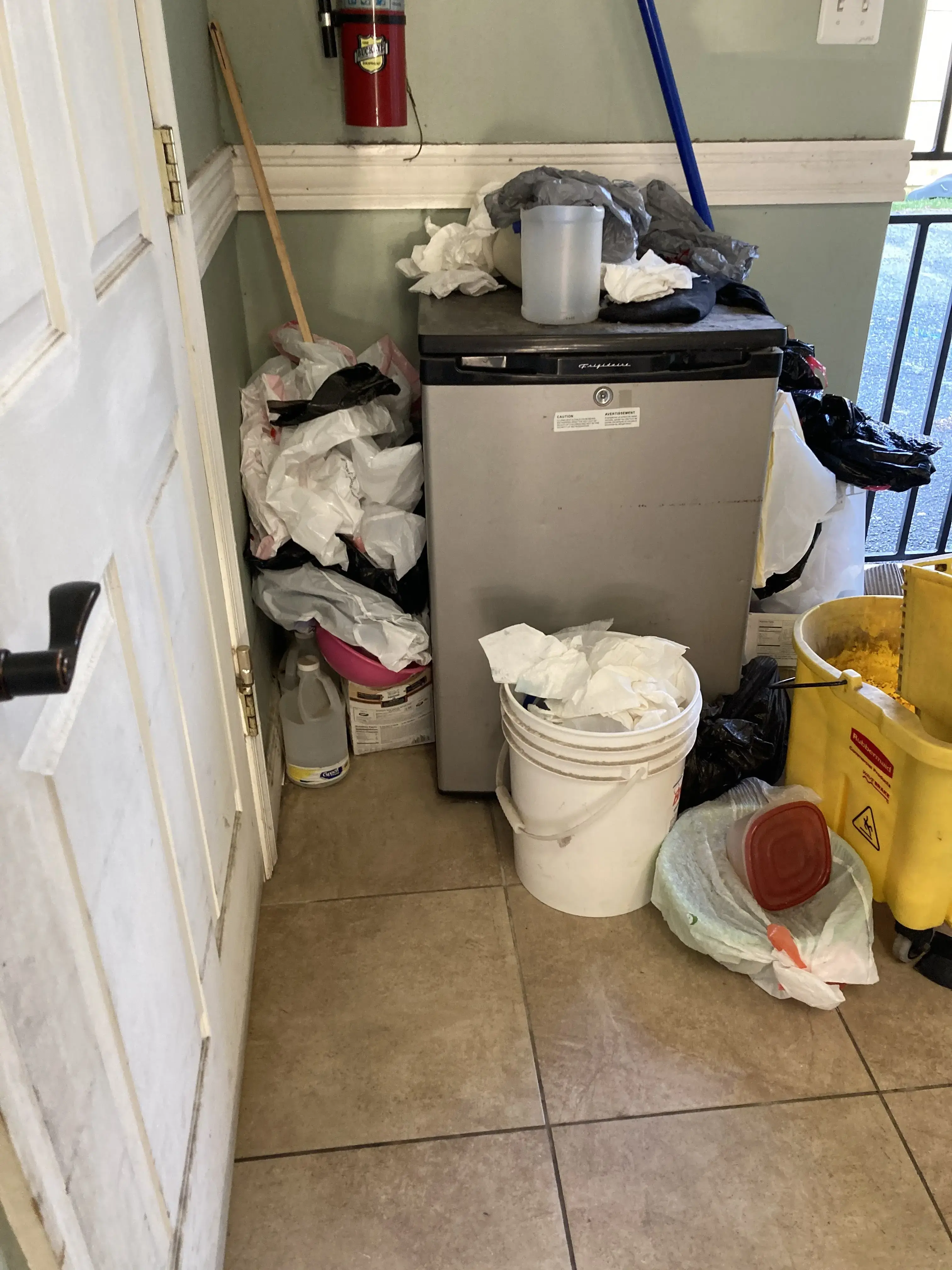 Mama's Laundromat thumbnail 13