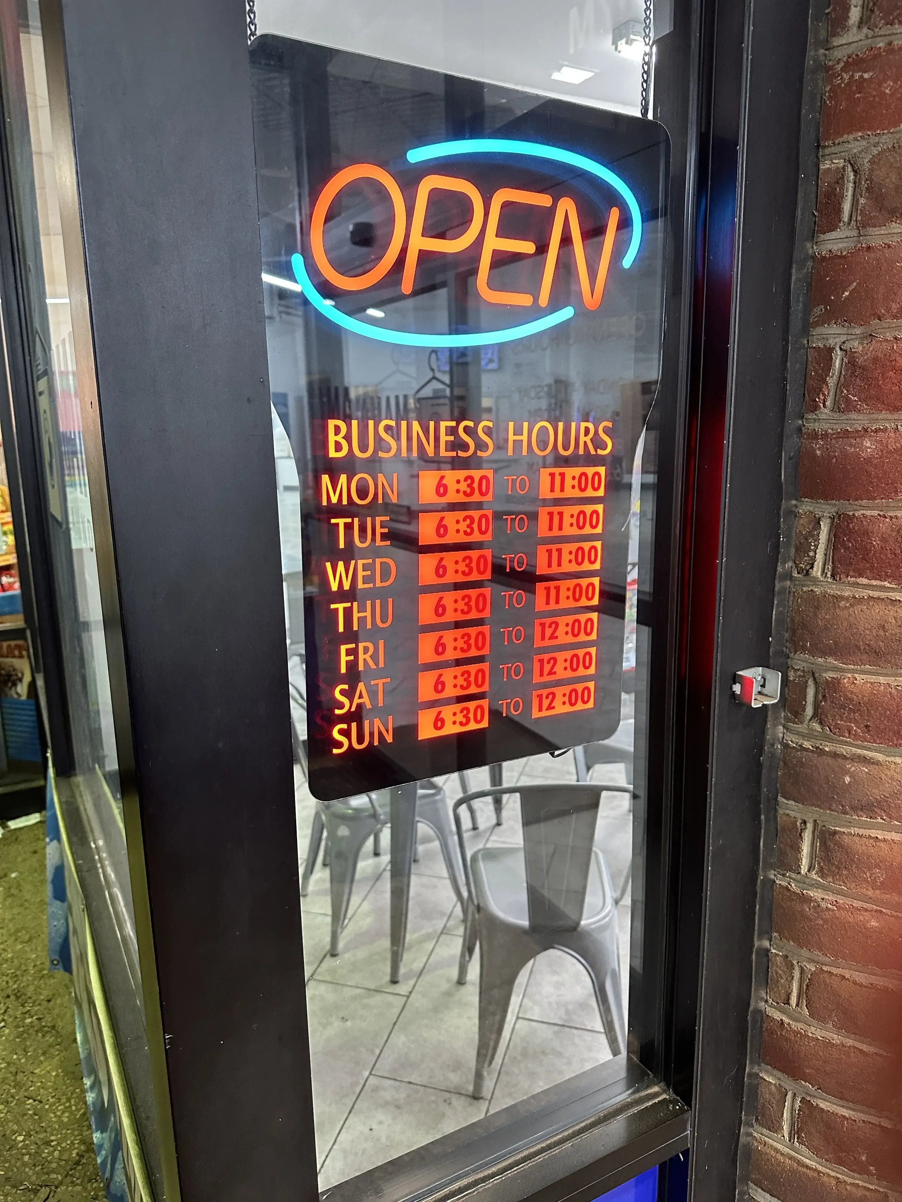 Mama's Laundromat - Image 8