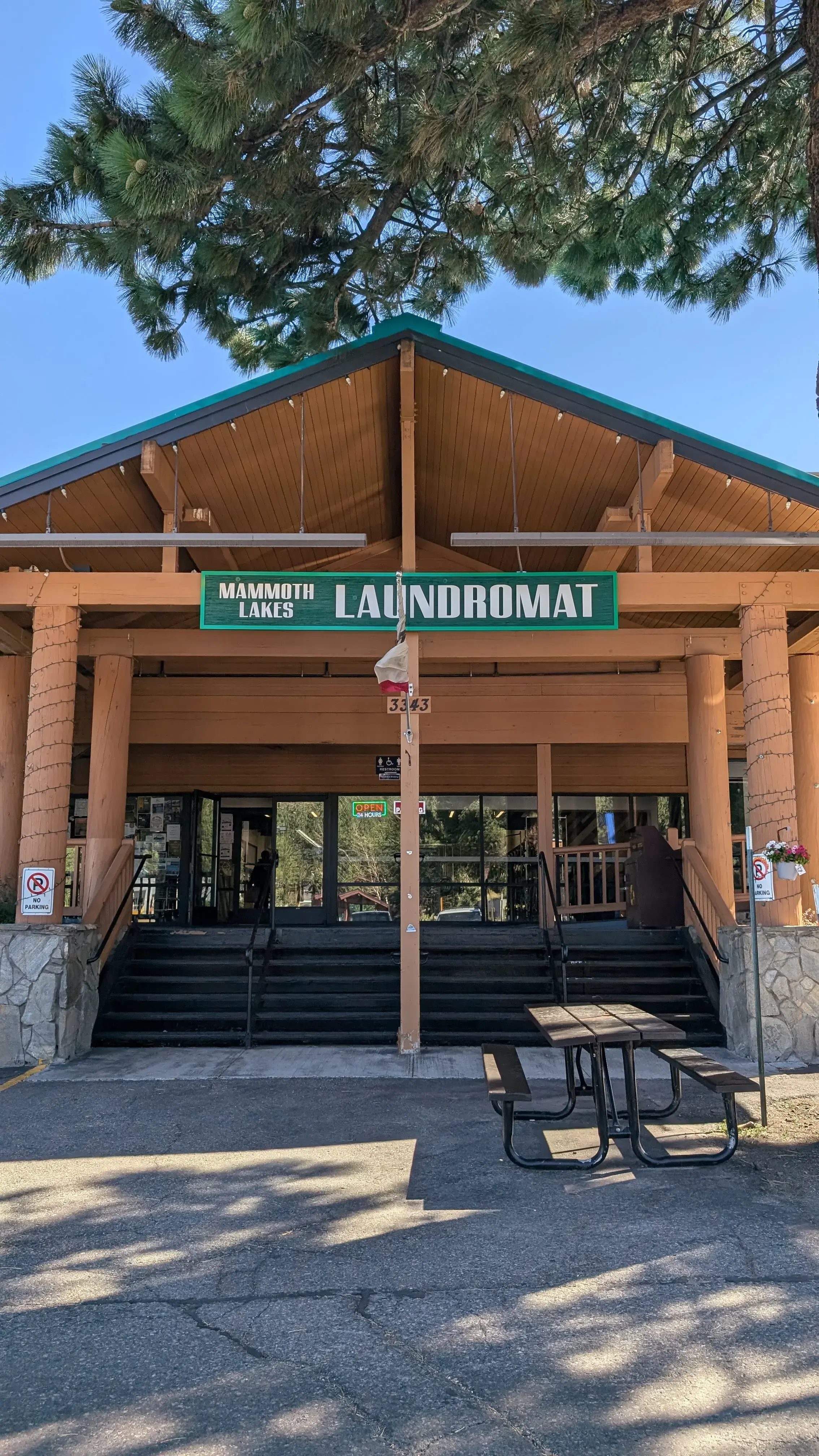 Mammoth Lakes Laundromat thumbnail 3